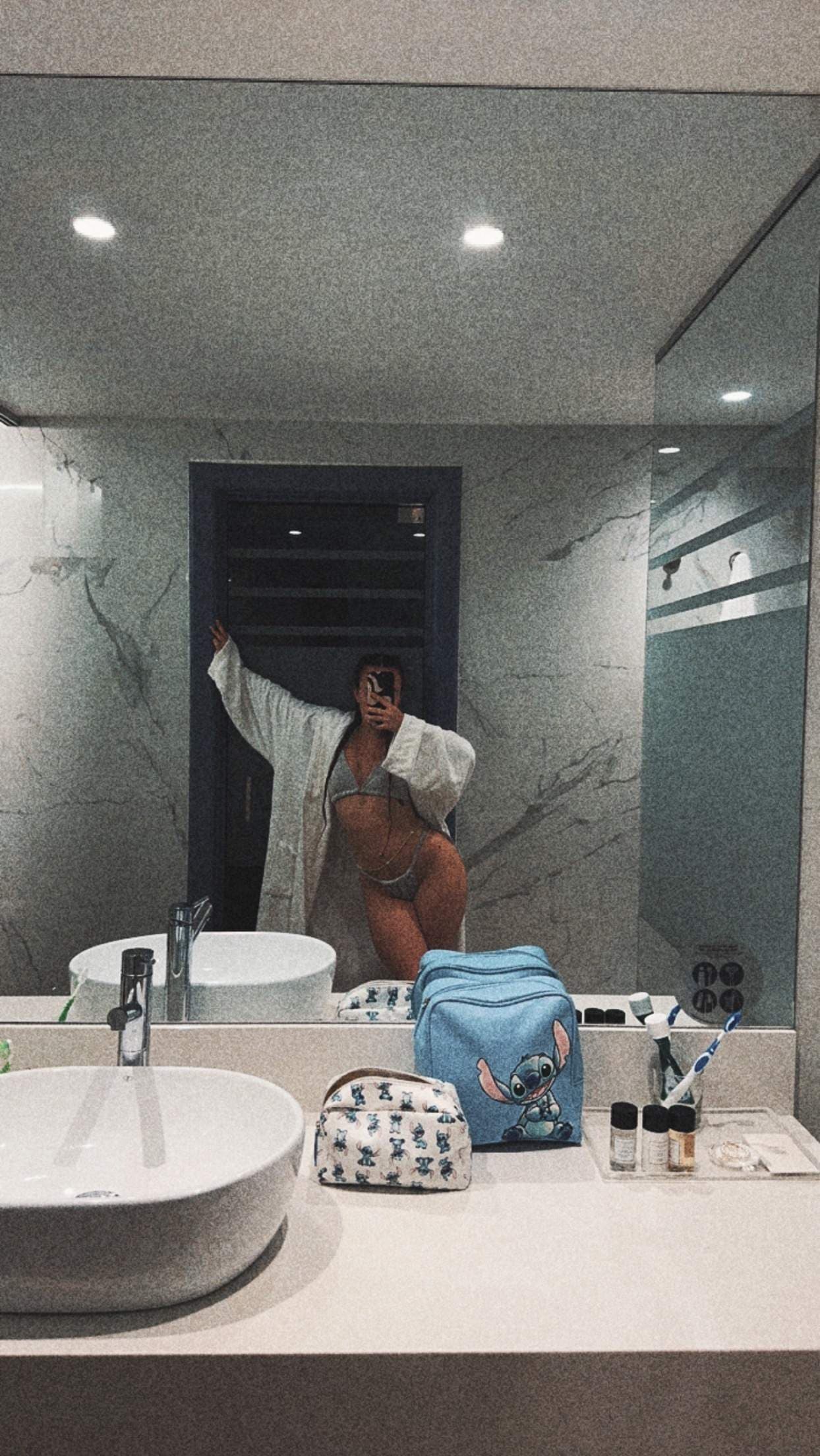 NELLY 🍑