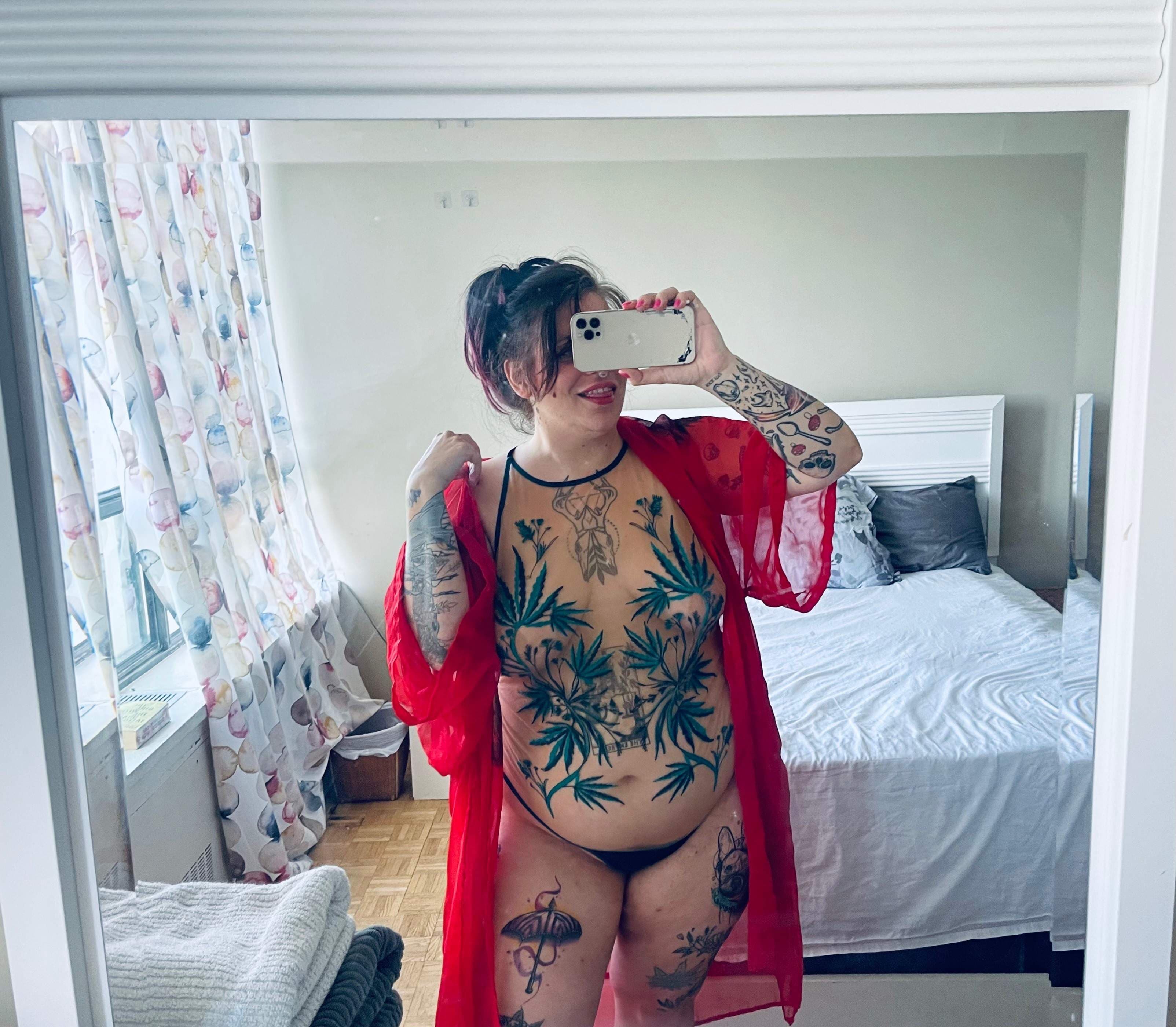 ur secret girlfriend🤫