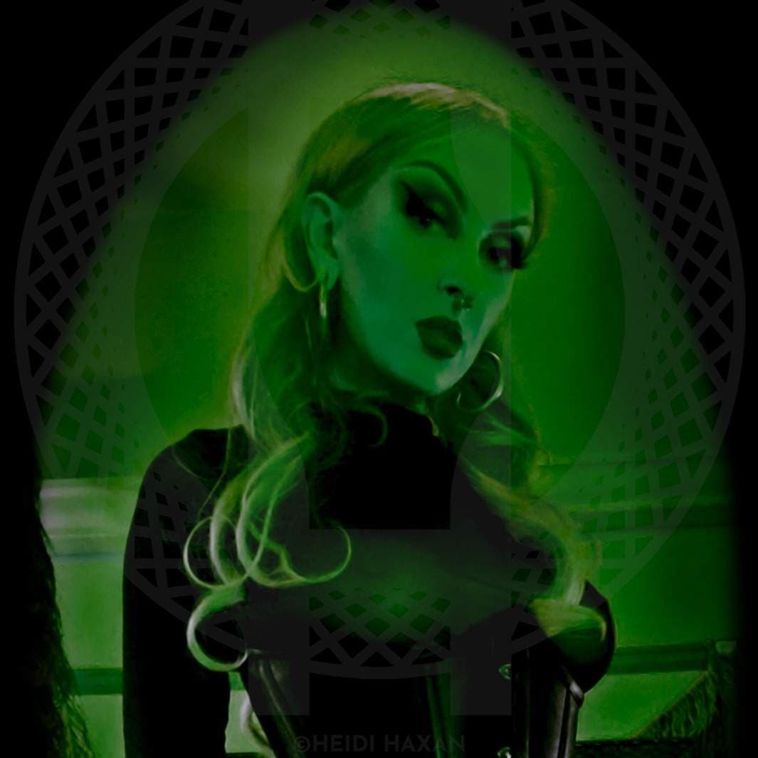 Pythoness Heidi Haxan
