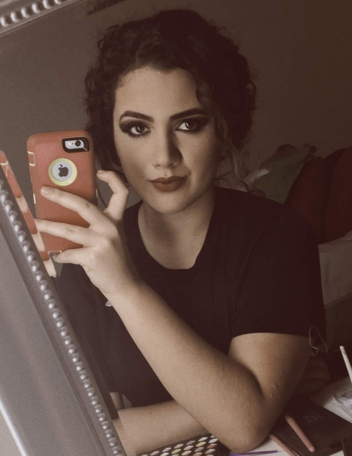 Curly Latina