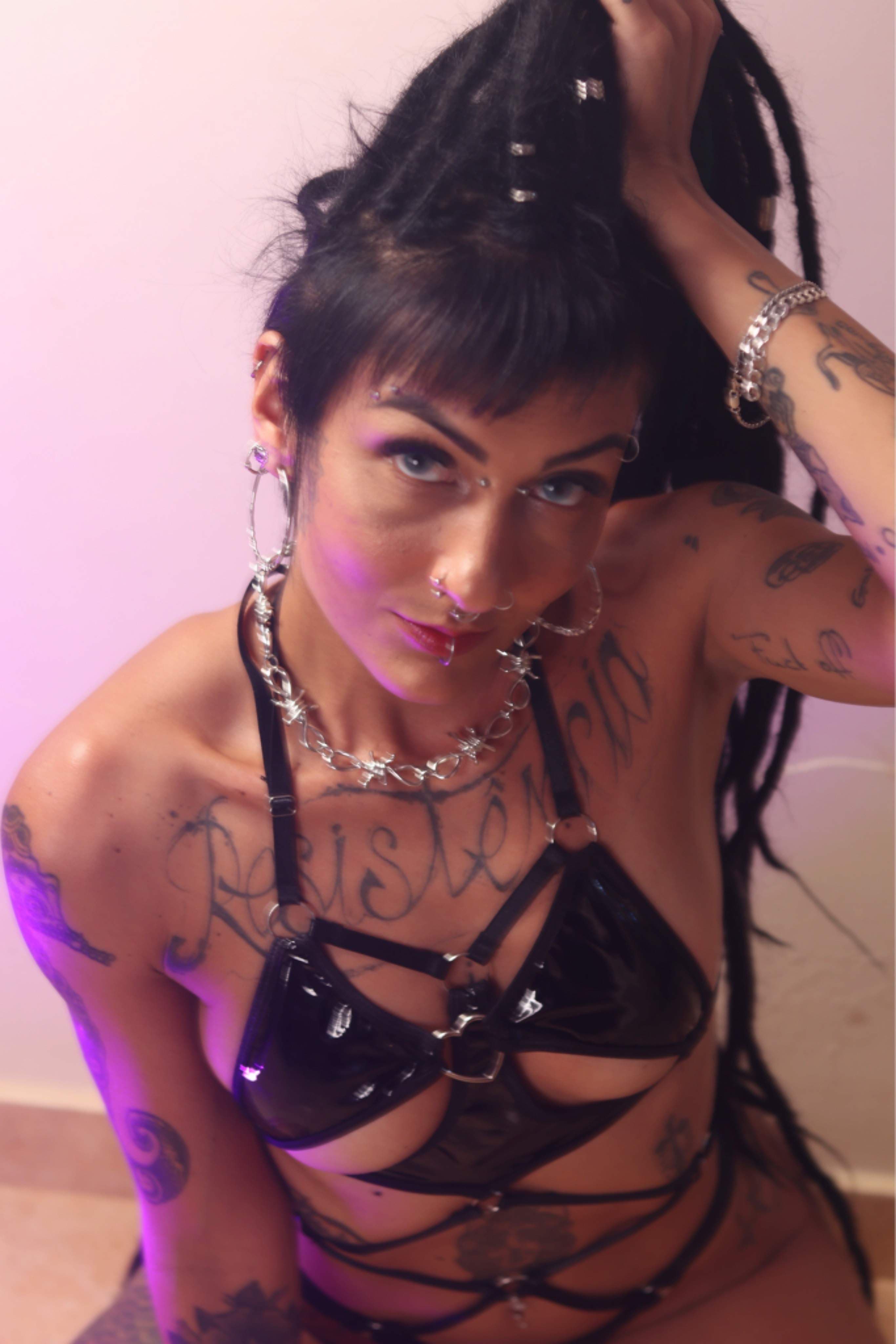 Caroleta Roots