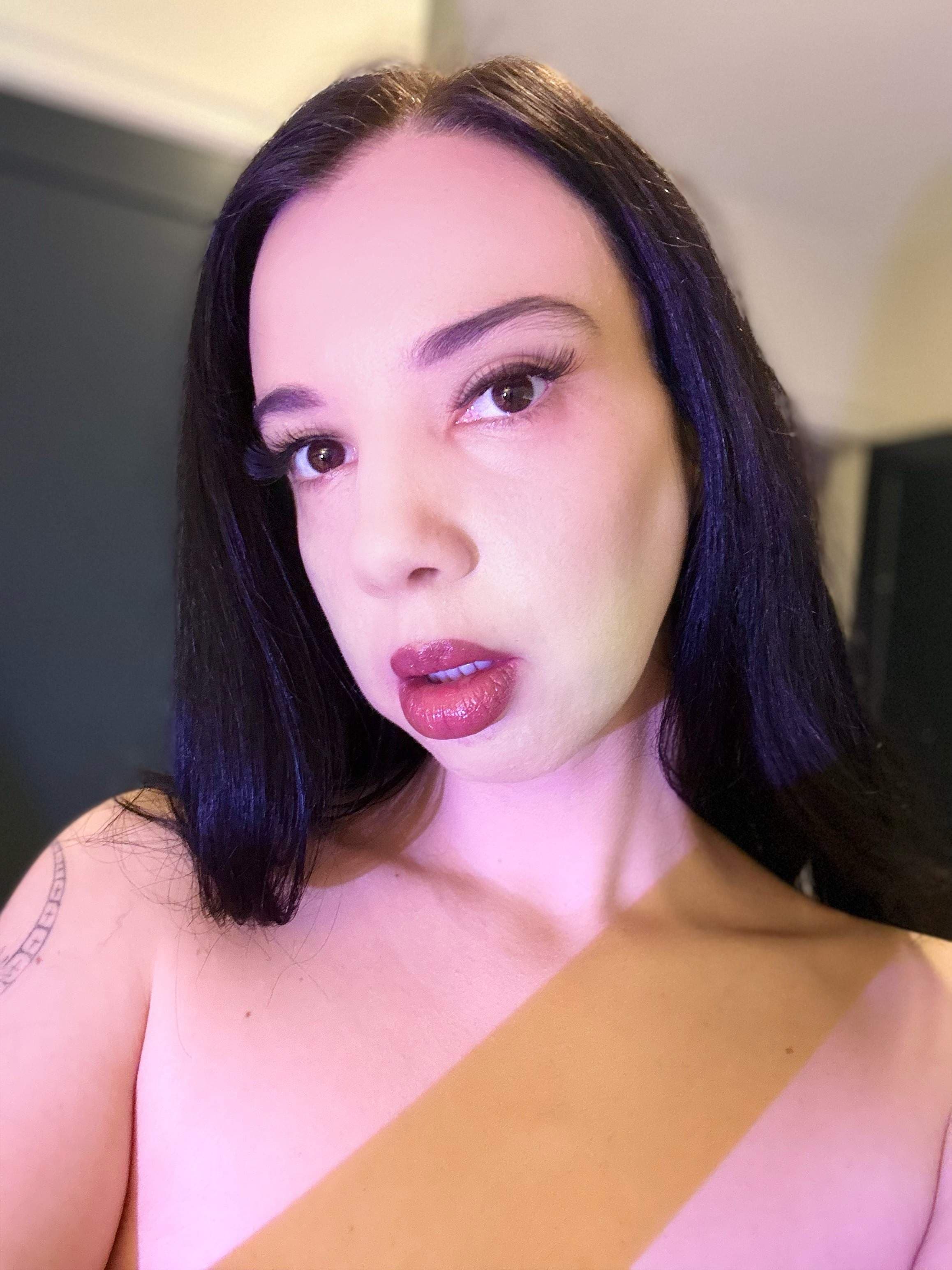 Goddess Vanessa Zaleska
