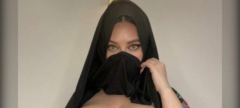 @FairuzaPersiana Financial Dominatrix