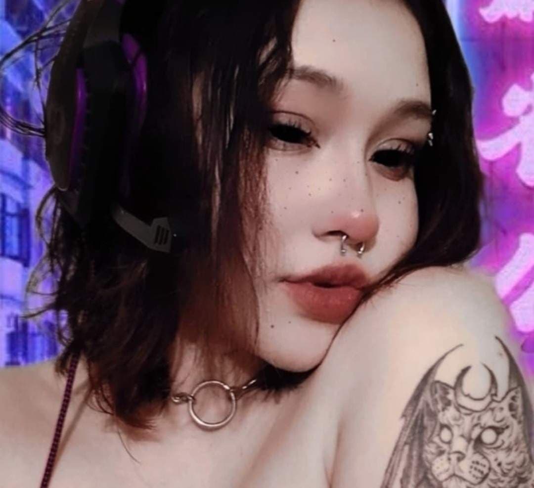 🦇 E V E E 🦇