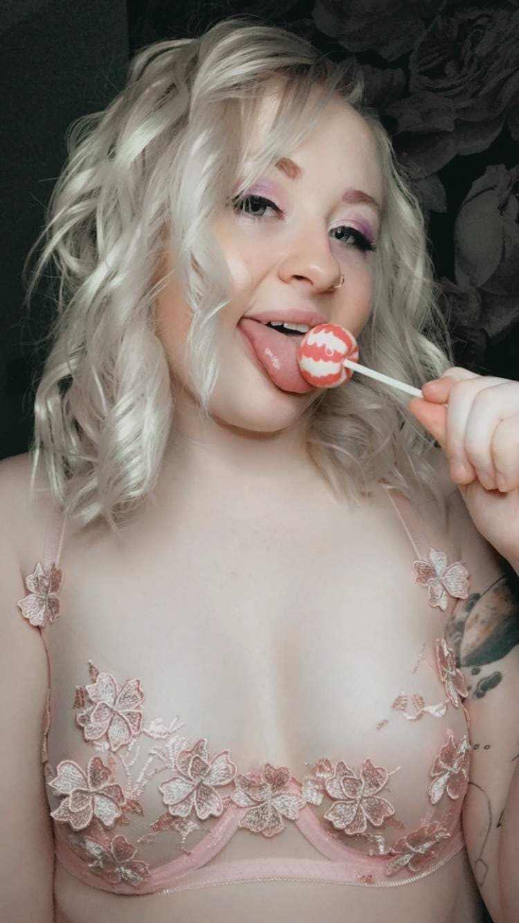 kosmickota✨BOOTY QUEEN 🍰
