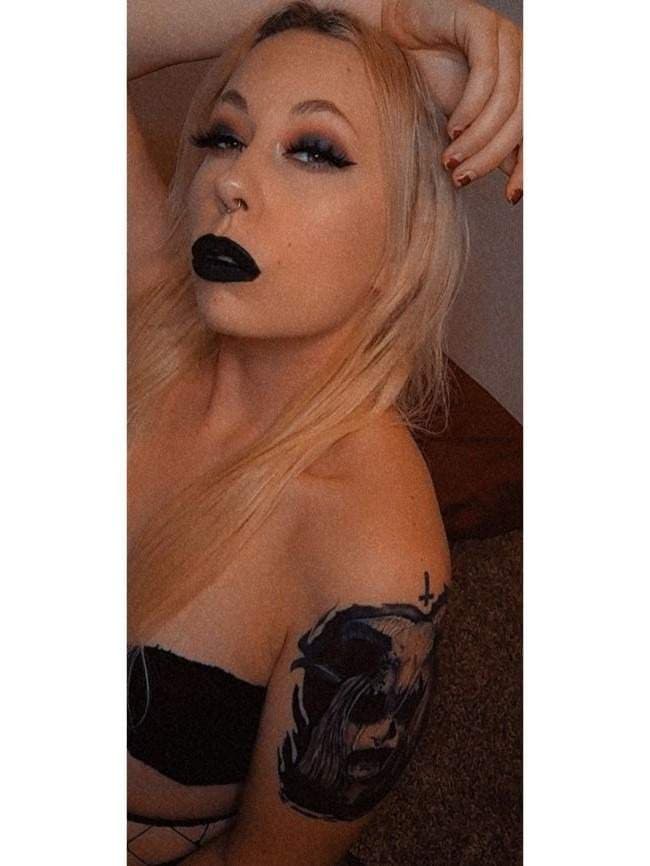 Mandie ☠