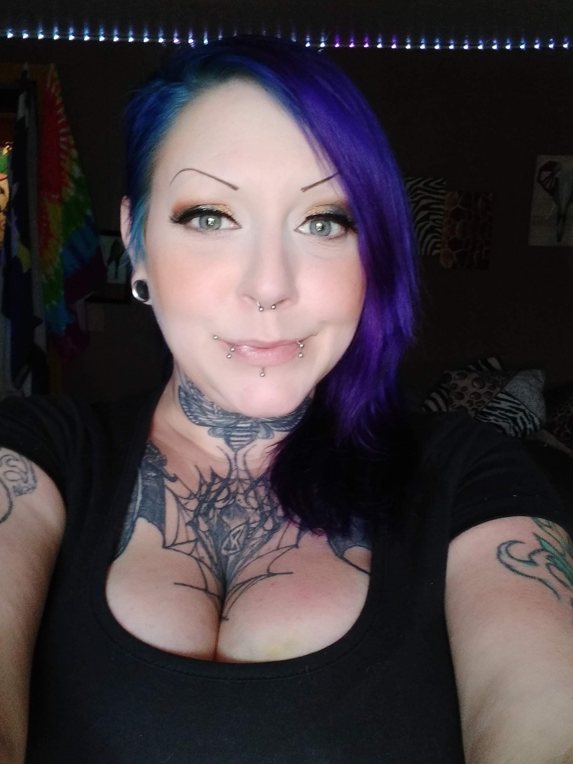 Hellzbadazzangel