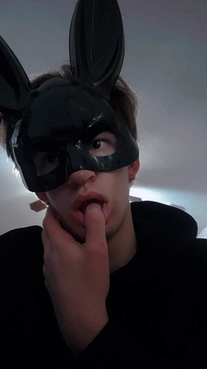 Scarlet Twink