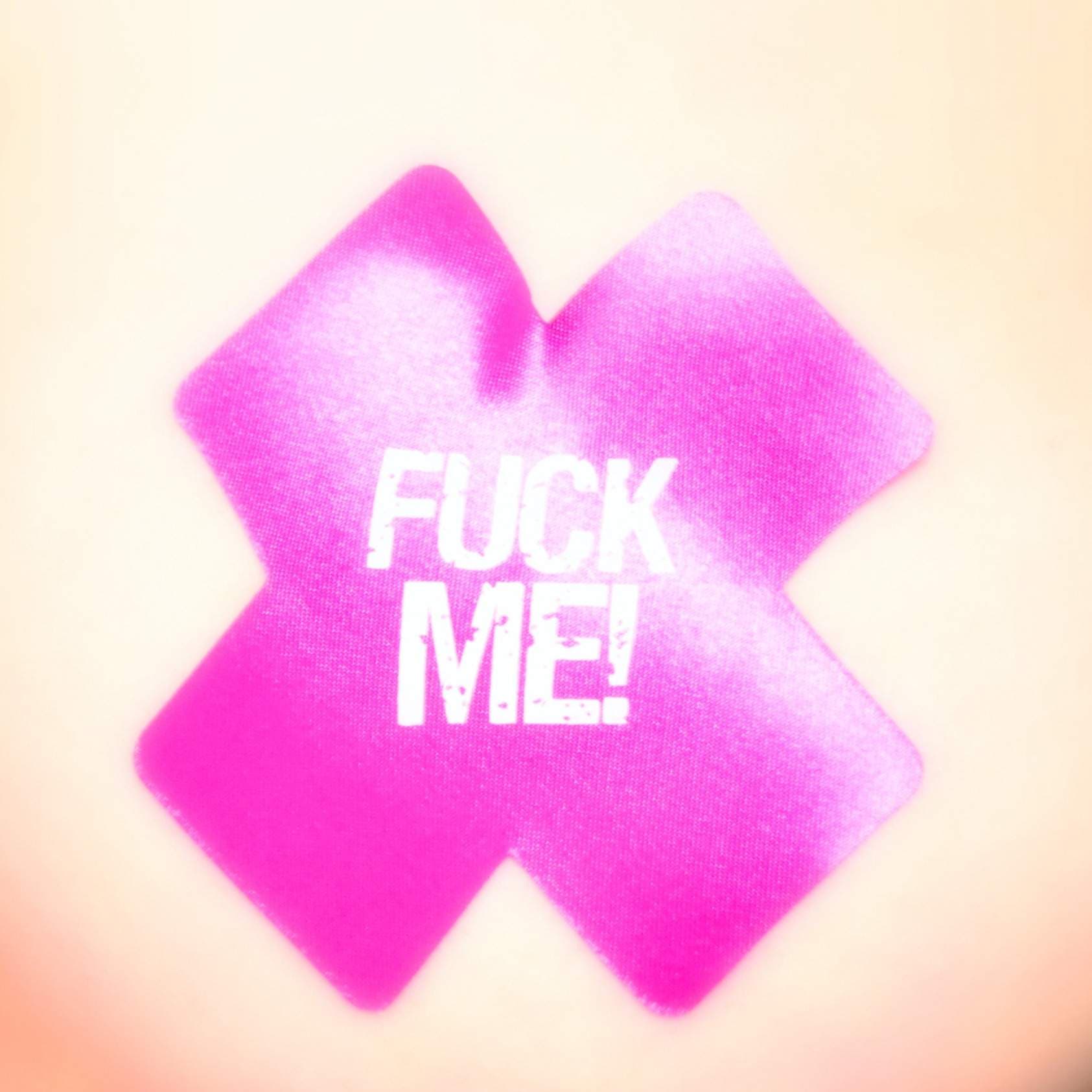 $  intimate room $