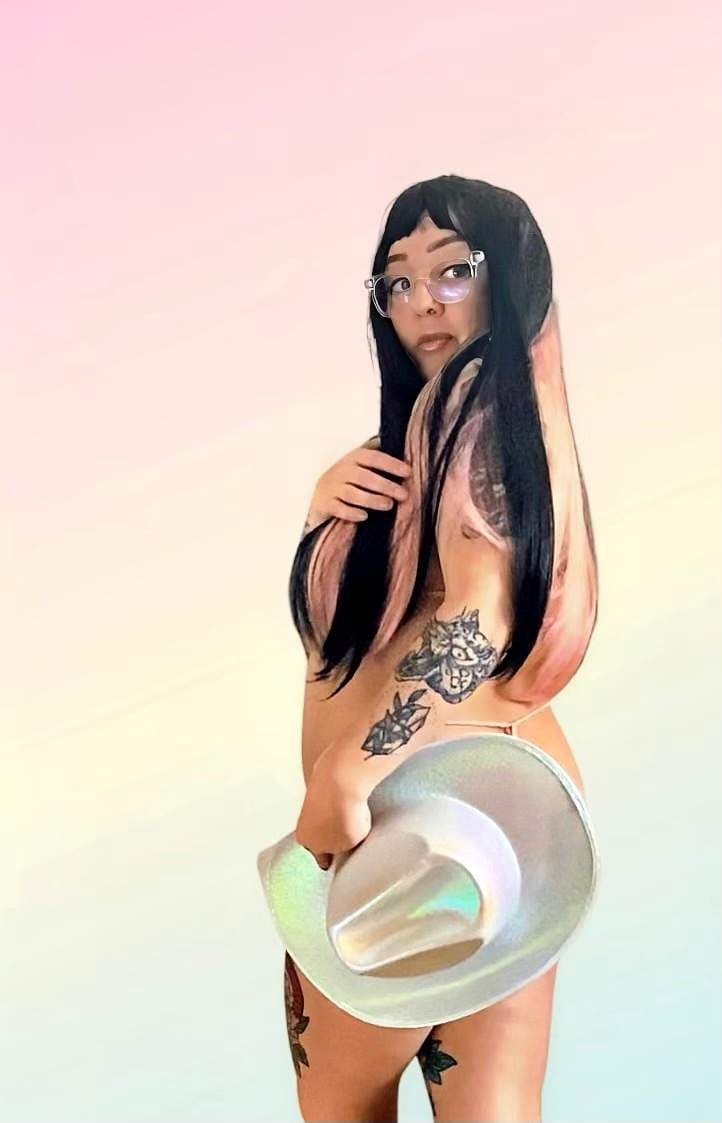 HORNY POP PUNK PRINCESS