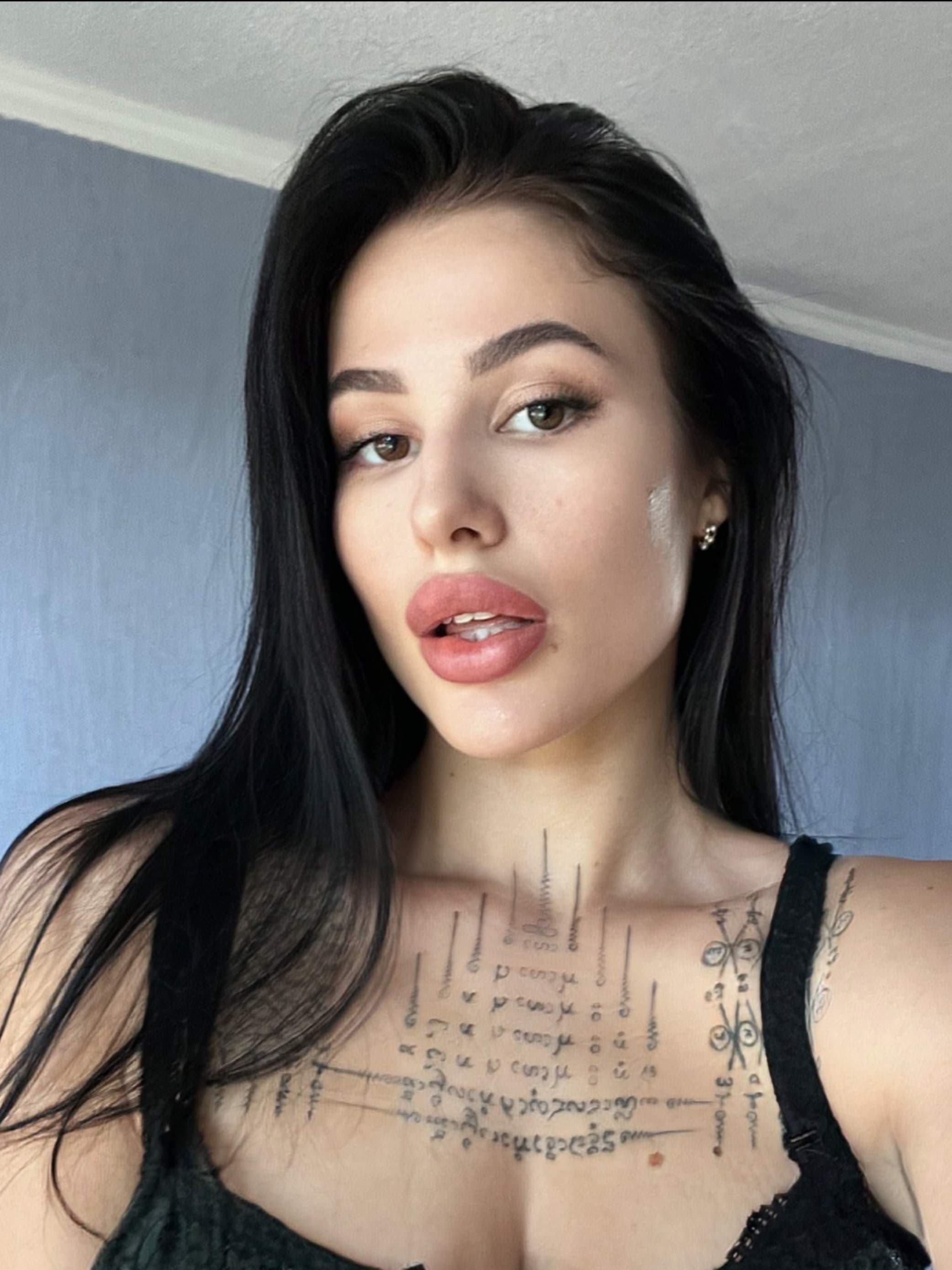 Jasmine Dee