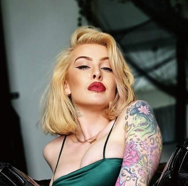 onlymistressred
