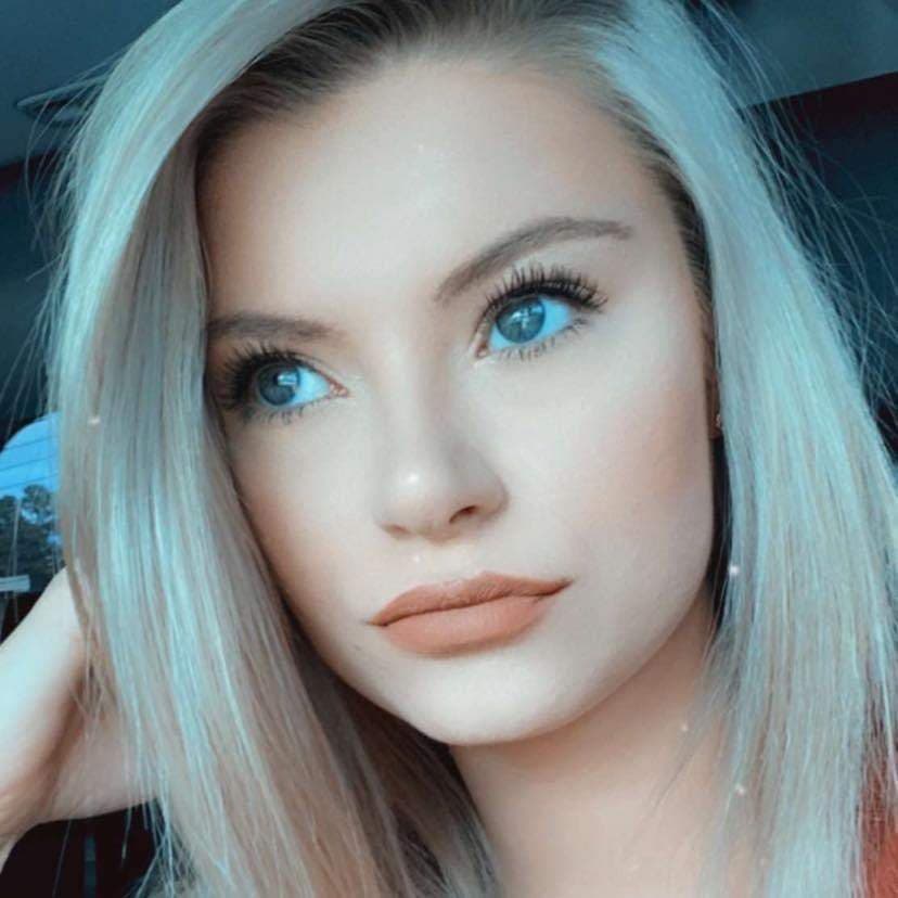 Dee 🤪