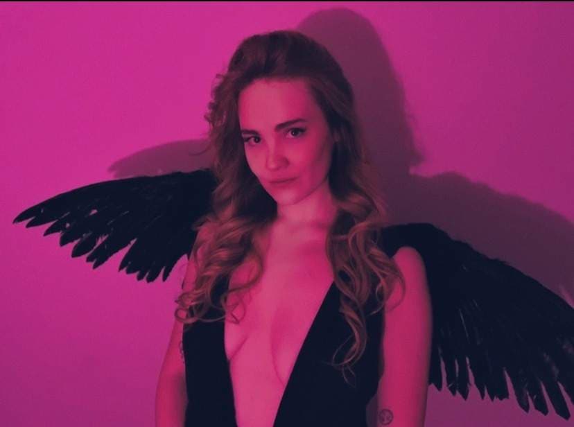 Hi :)