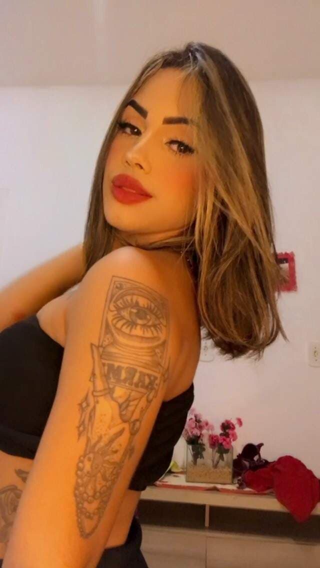 Nikole Kelly