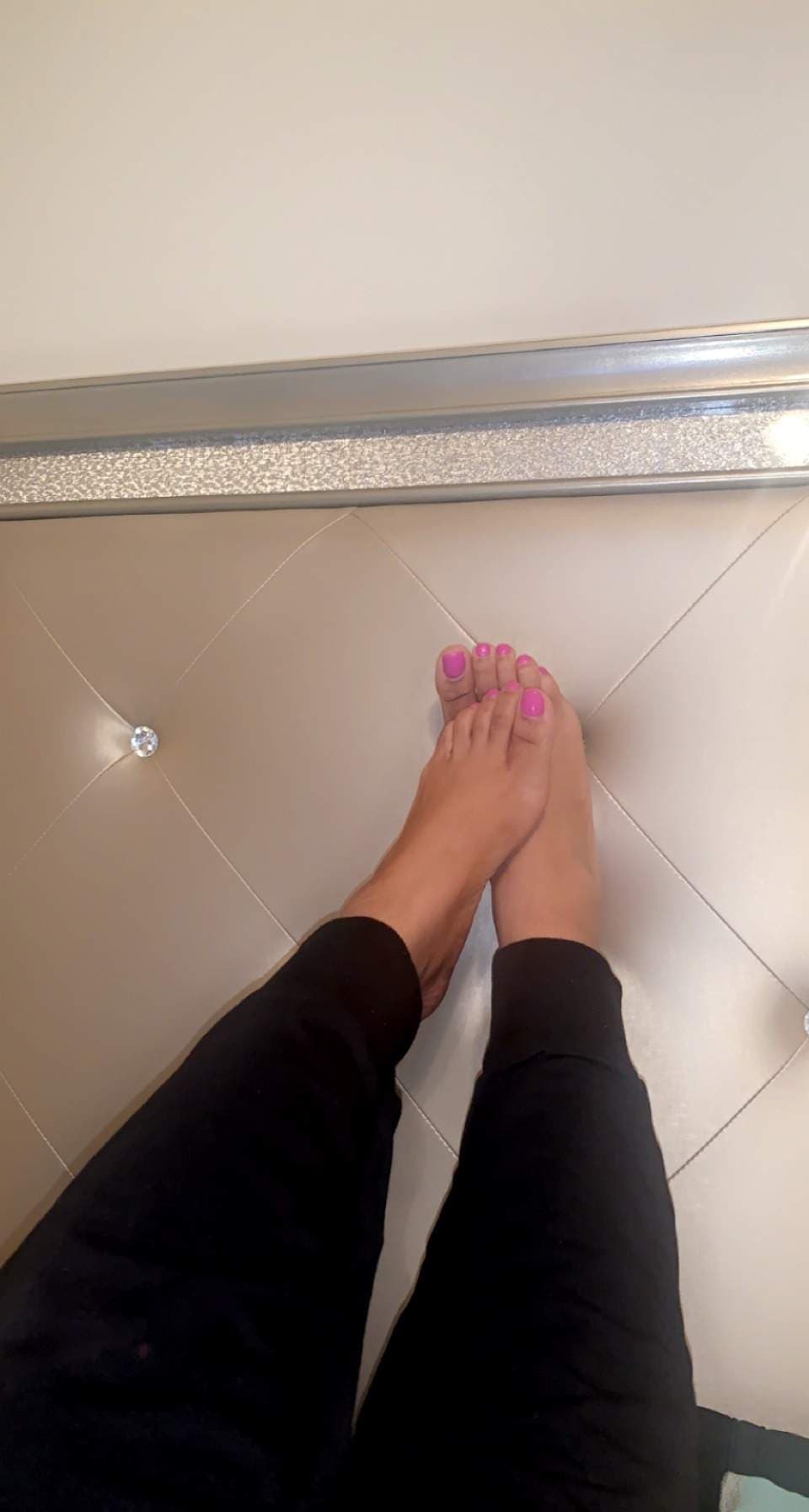 Pretty toes bae