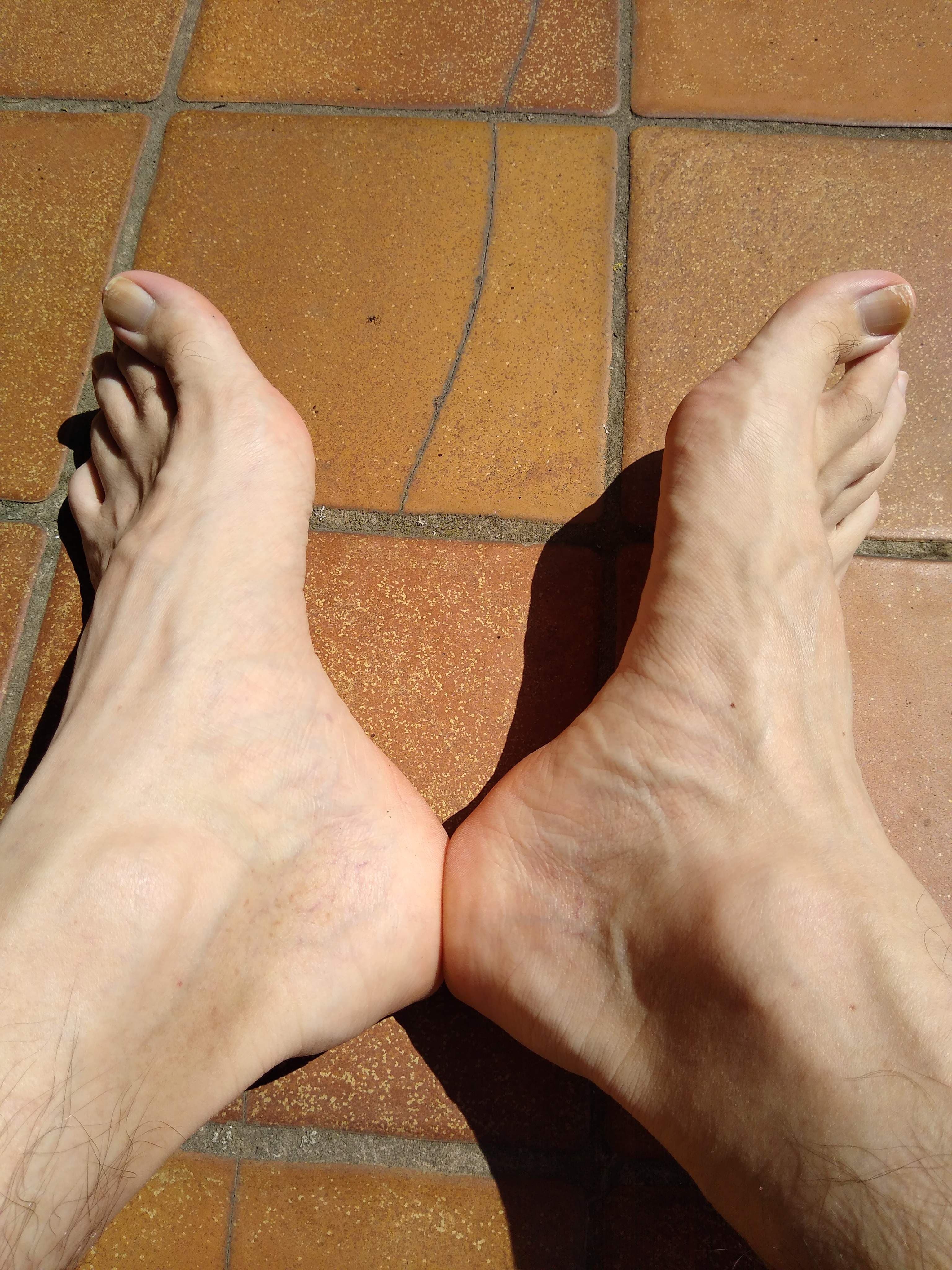 Men's feet