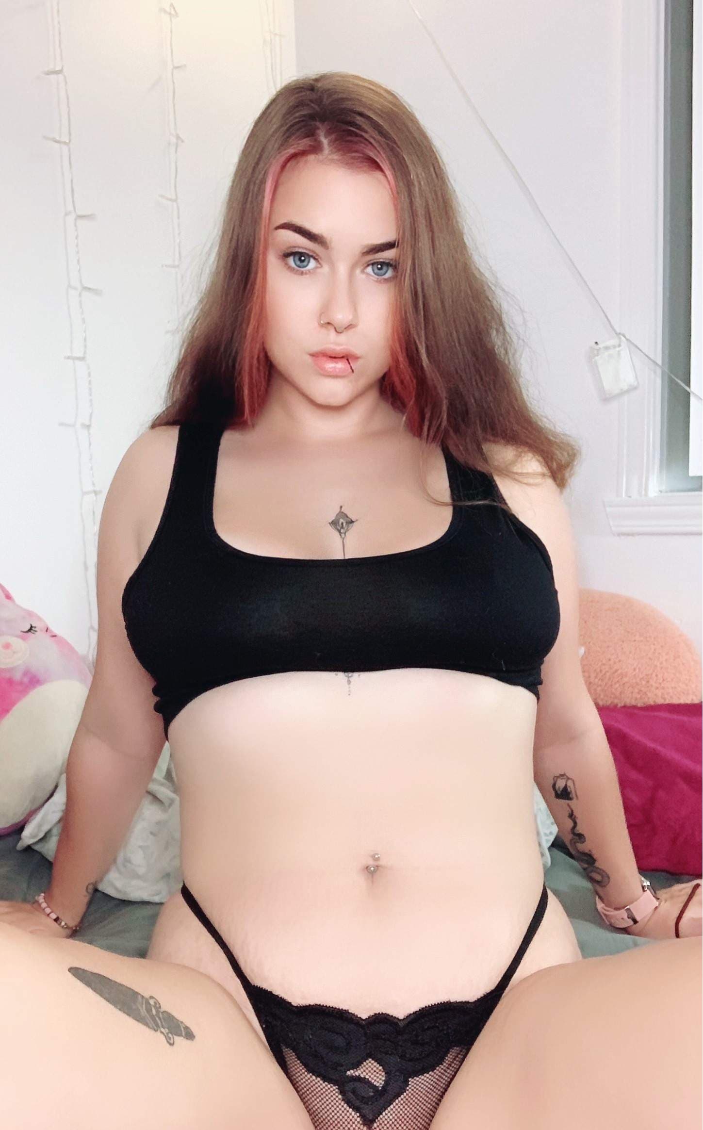 𝐍𝐚𝐨𝐦𝐢’𝐬 𝐍𝐢𝐫𝐯𝐚𝐧𝐚 • 𝐅𝐞𝐞𝐭, 𝐅𝐢𝐧𝐝𝐨𝐦, 𝐅𝐞𝐭𝐢𝐬𝐡 🖤