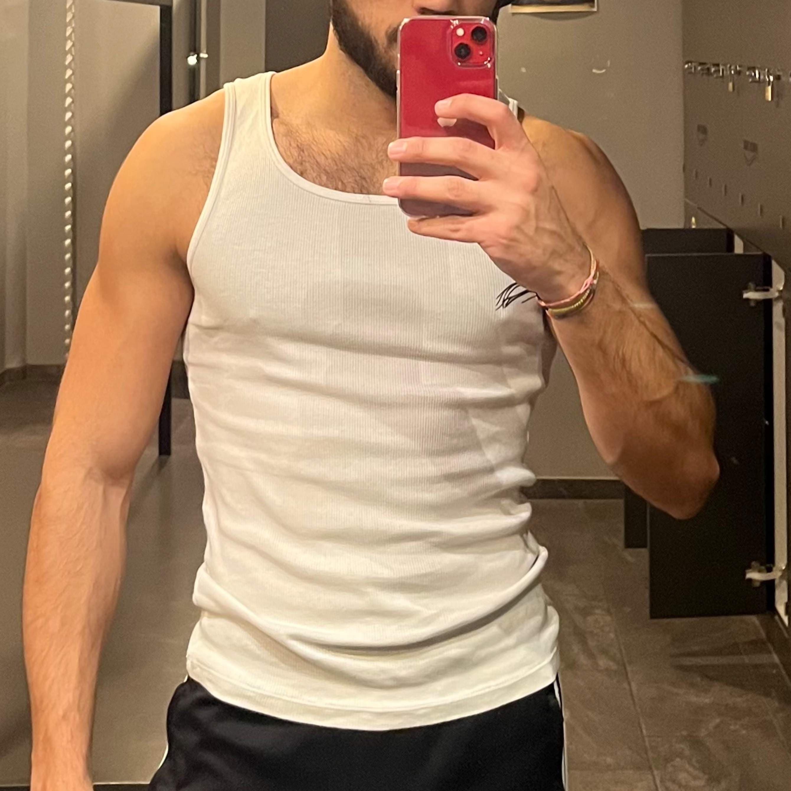 i don’t like to wear clothes