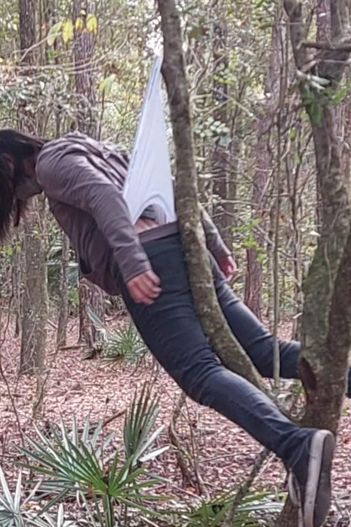 Left2Hang