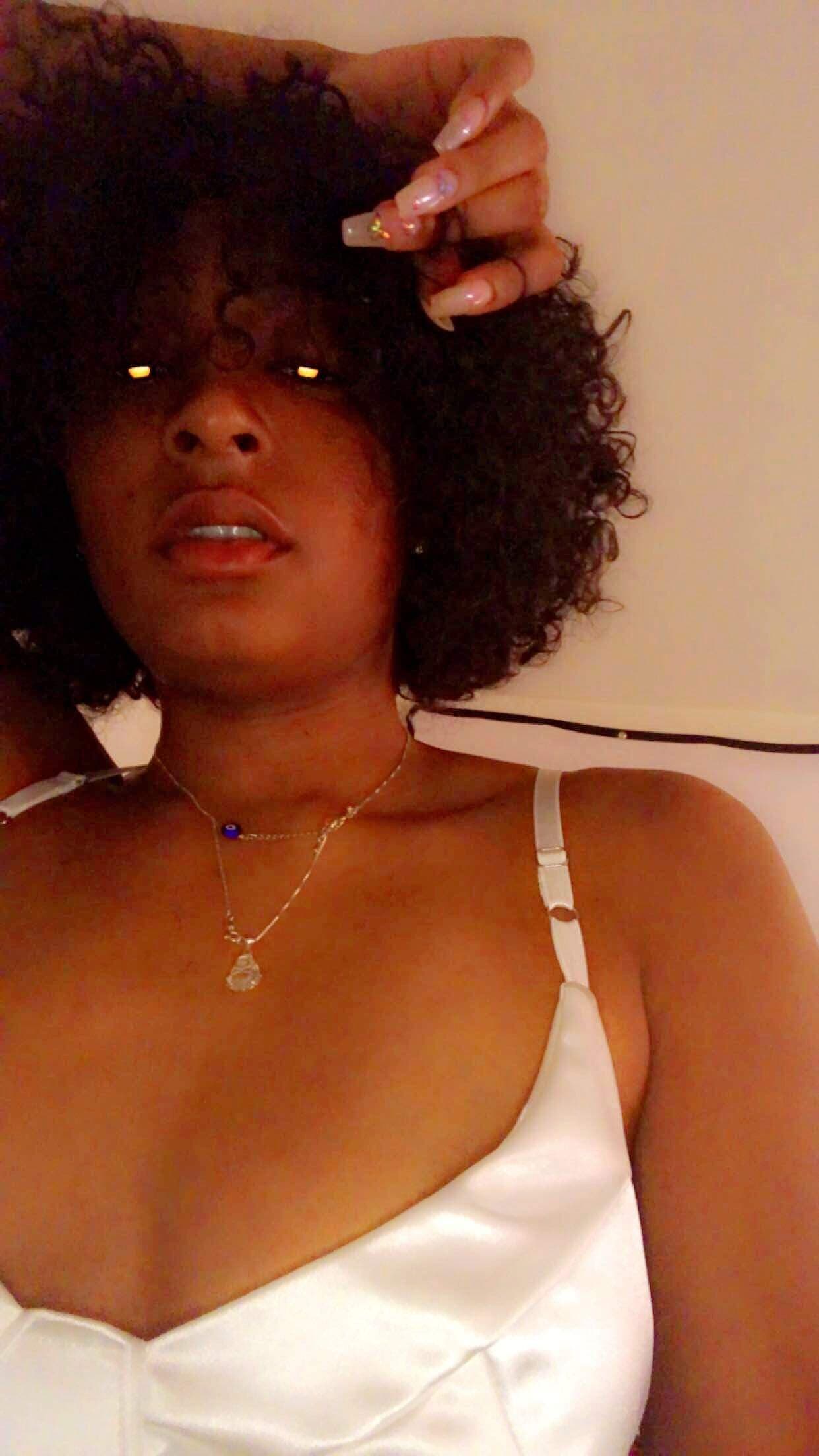 Lola Dean