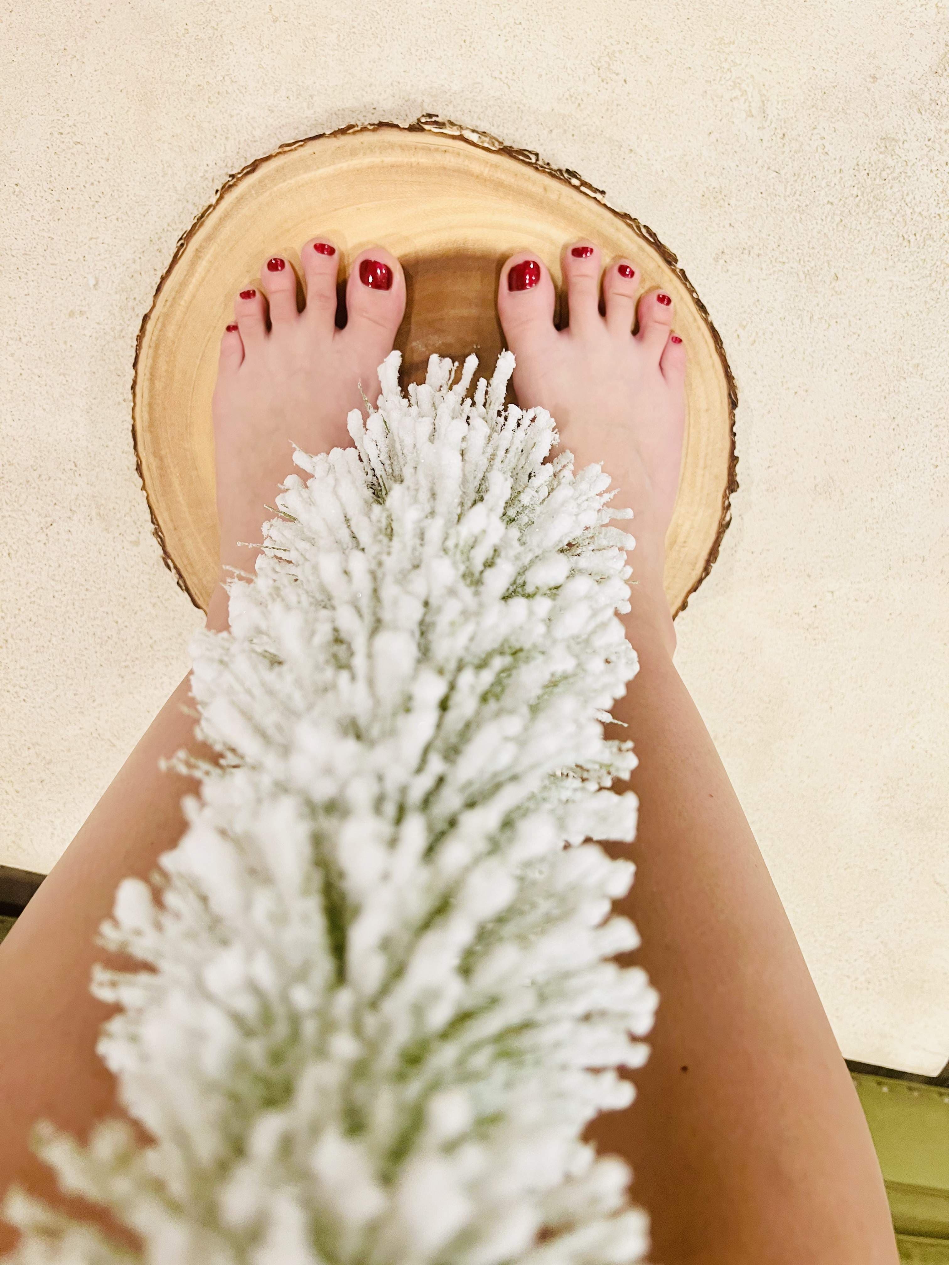 Ms. Finger Toes