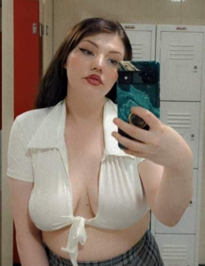 Alicia Jean ~ Brunette Bimbo