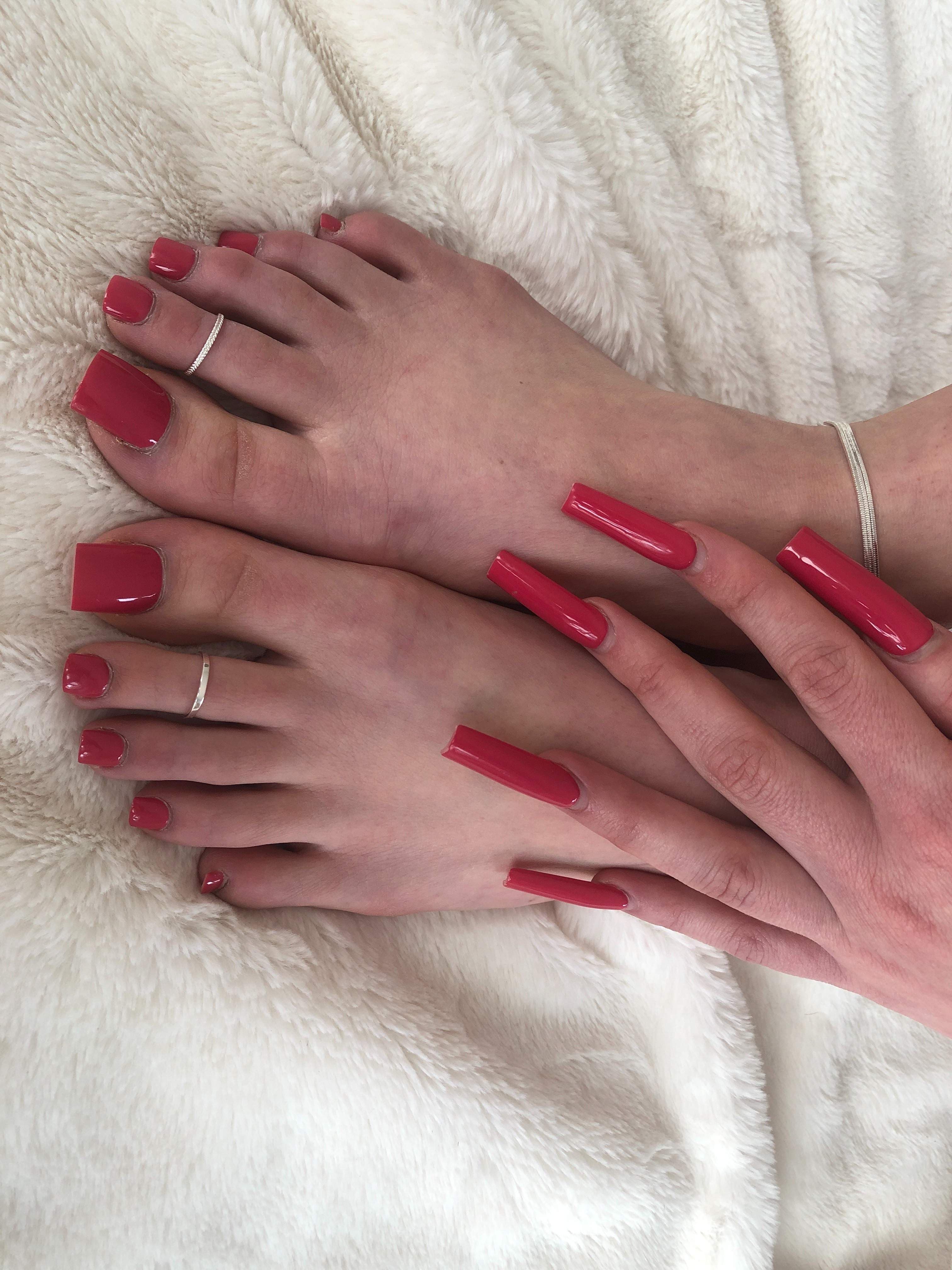 Lili.toes.feet