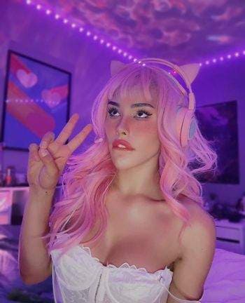 Kitty Rose🌷