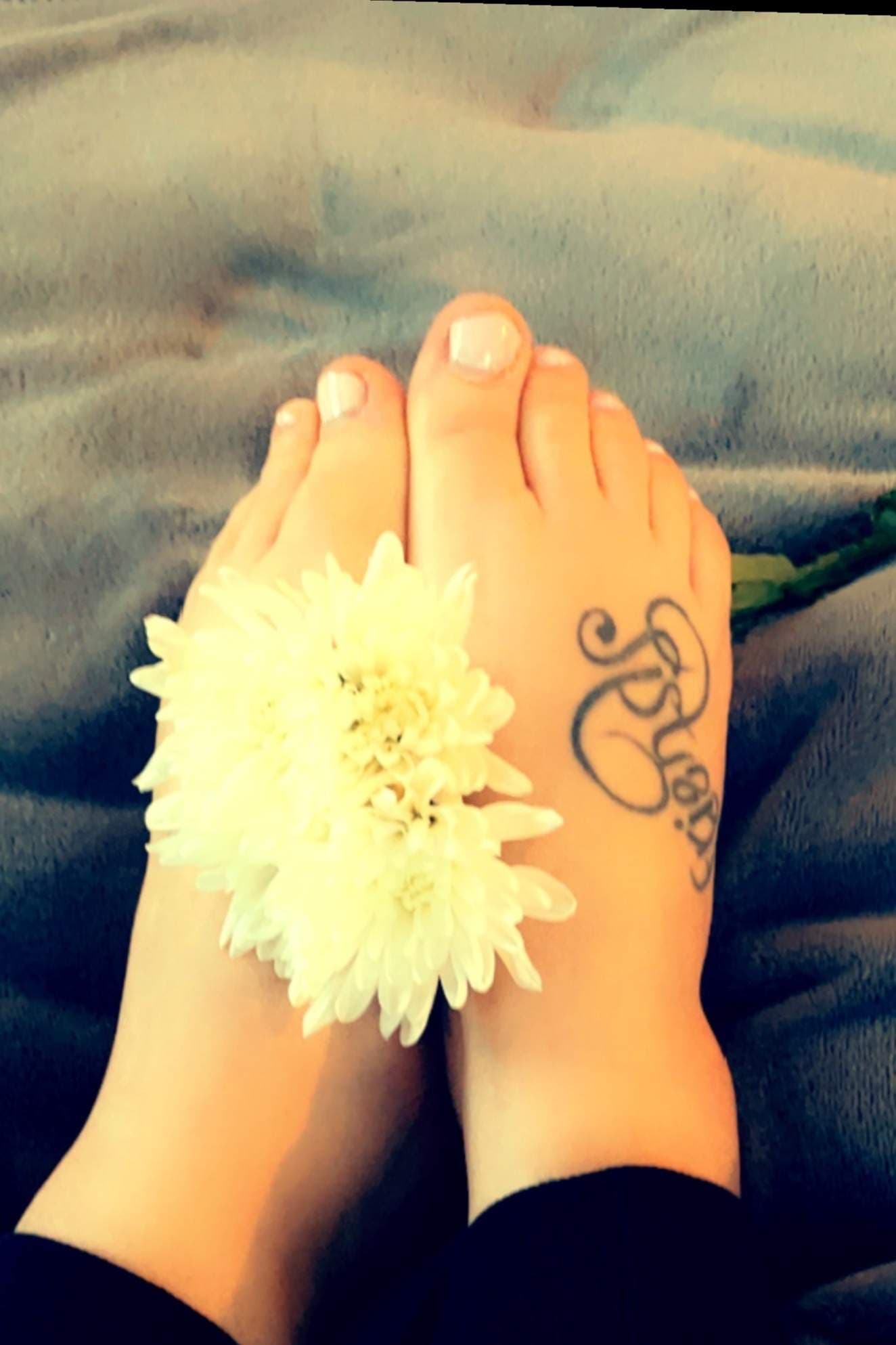 Little Pretty Feet
