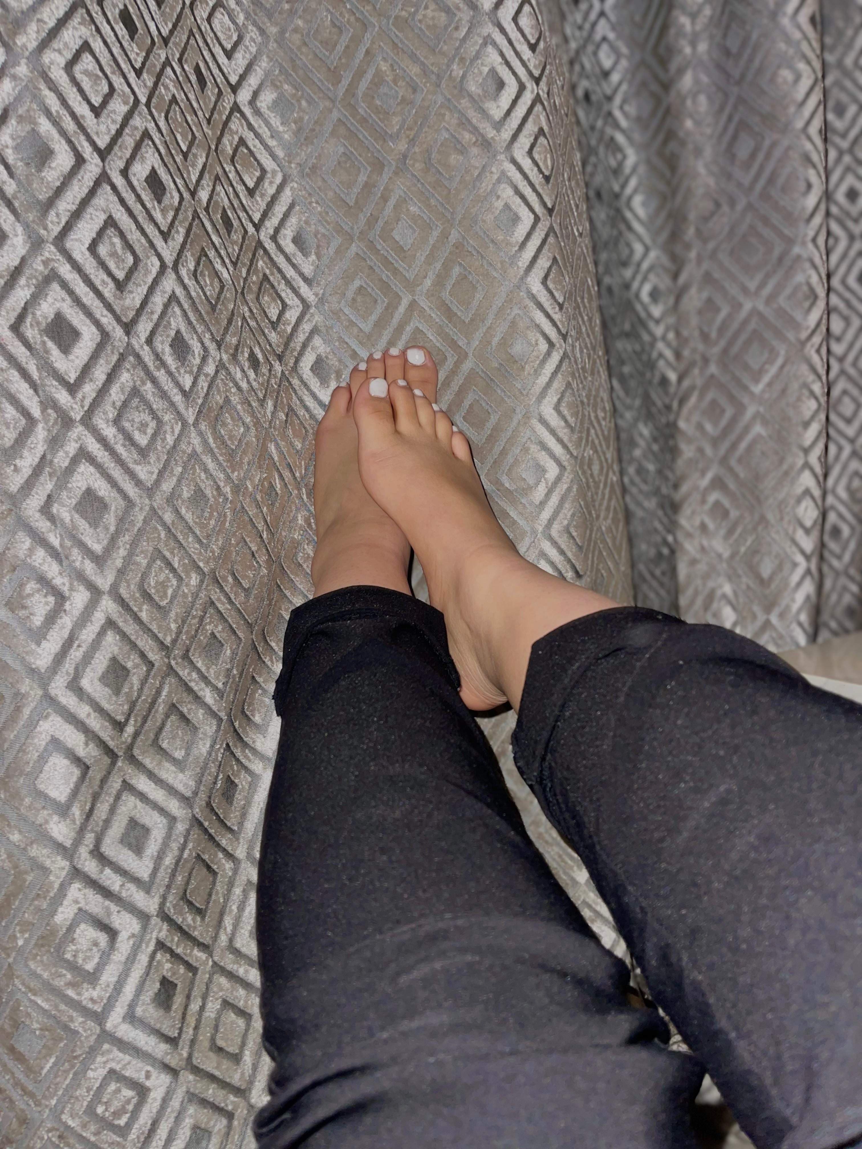 X.PrettyLittleFeet.X