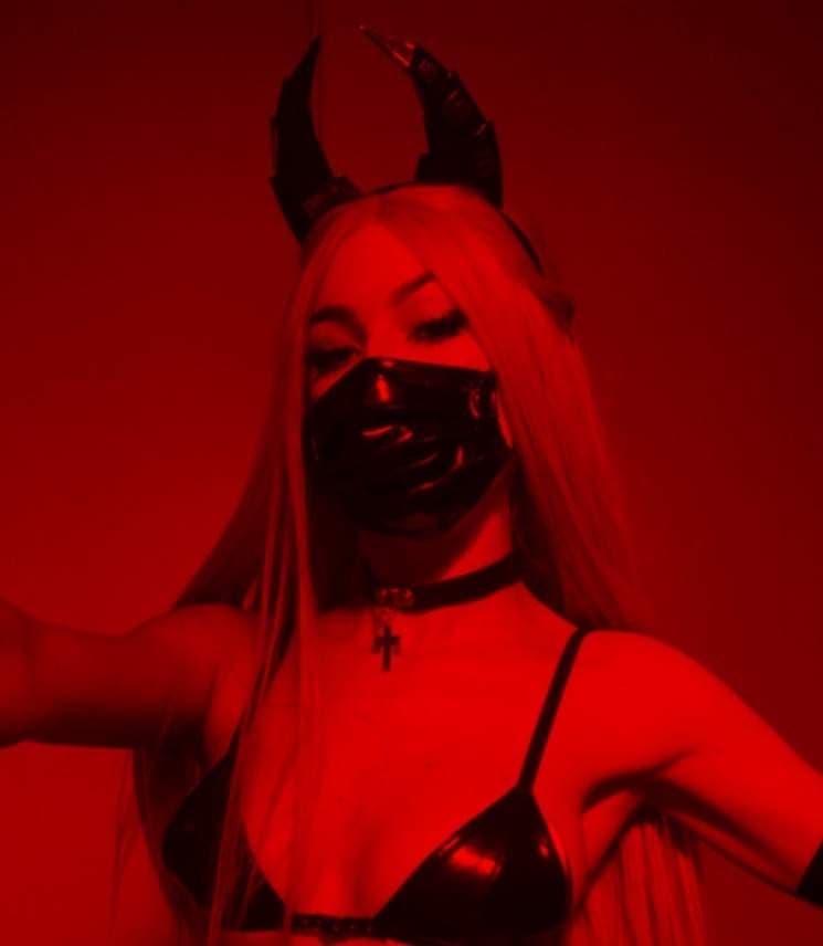 𝕯3𝕸𝕺𝕹𝕭𝕽𝕬𝕿