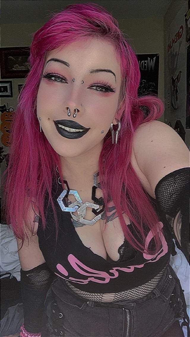 Brat Princess🧛🏻‍♀️