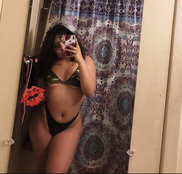 V😻