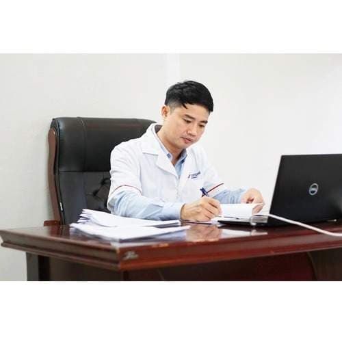 Dược sĩ Lưu Văn Hoàng