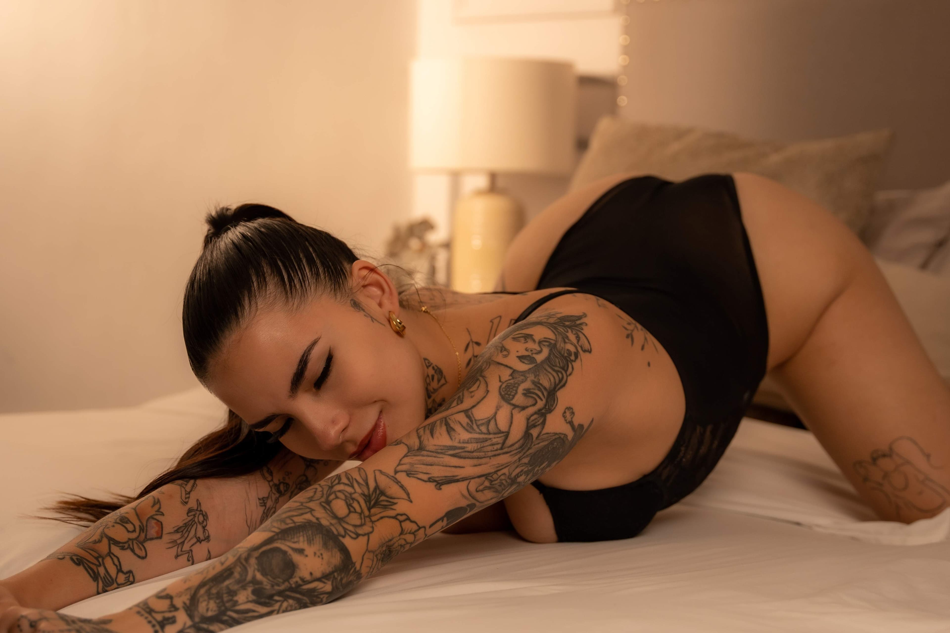 Mila #1 TATTOOED F*CKED GIRL IN OF💙