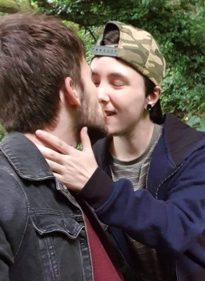 FtM guy & Cis guy