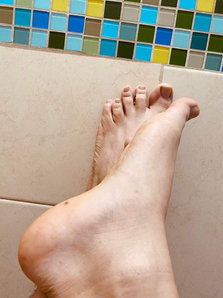 Miss feet