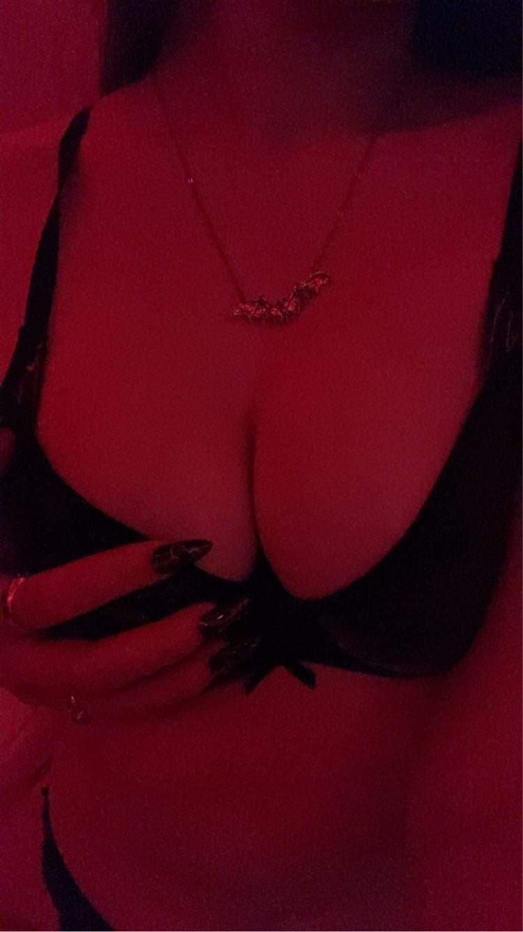 Scarlett binds
