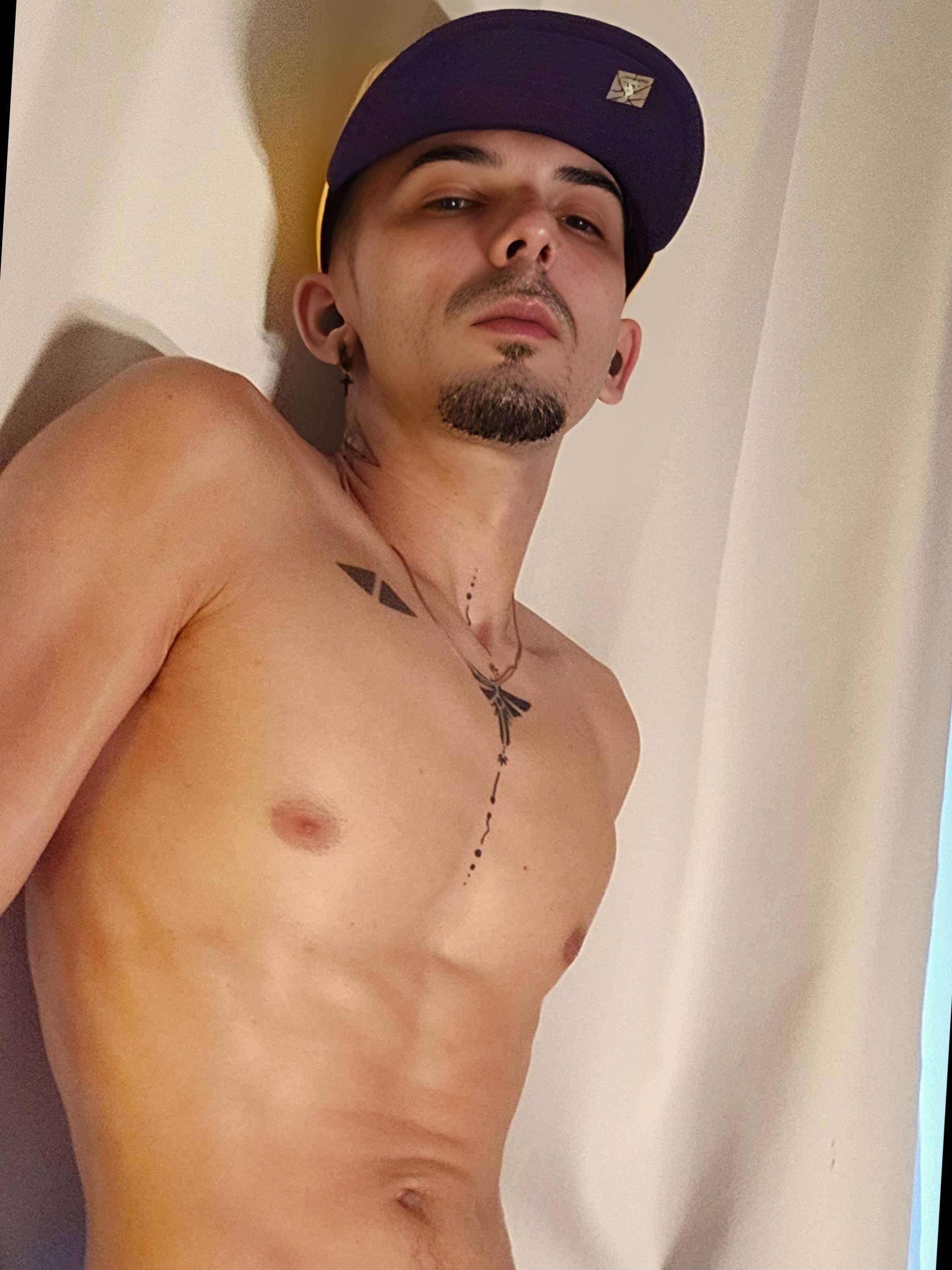 🇬🇧 Dominik BARE🔥