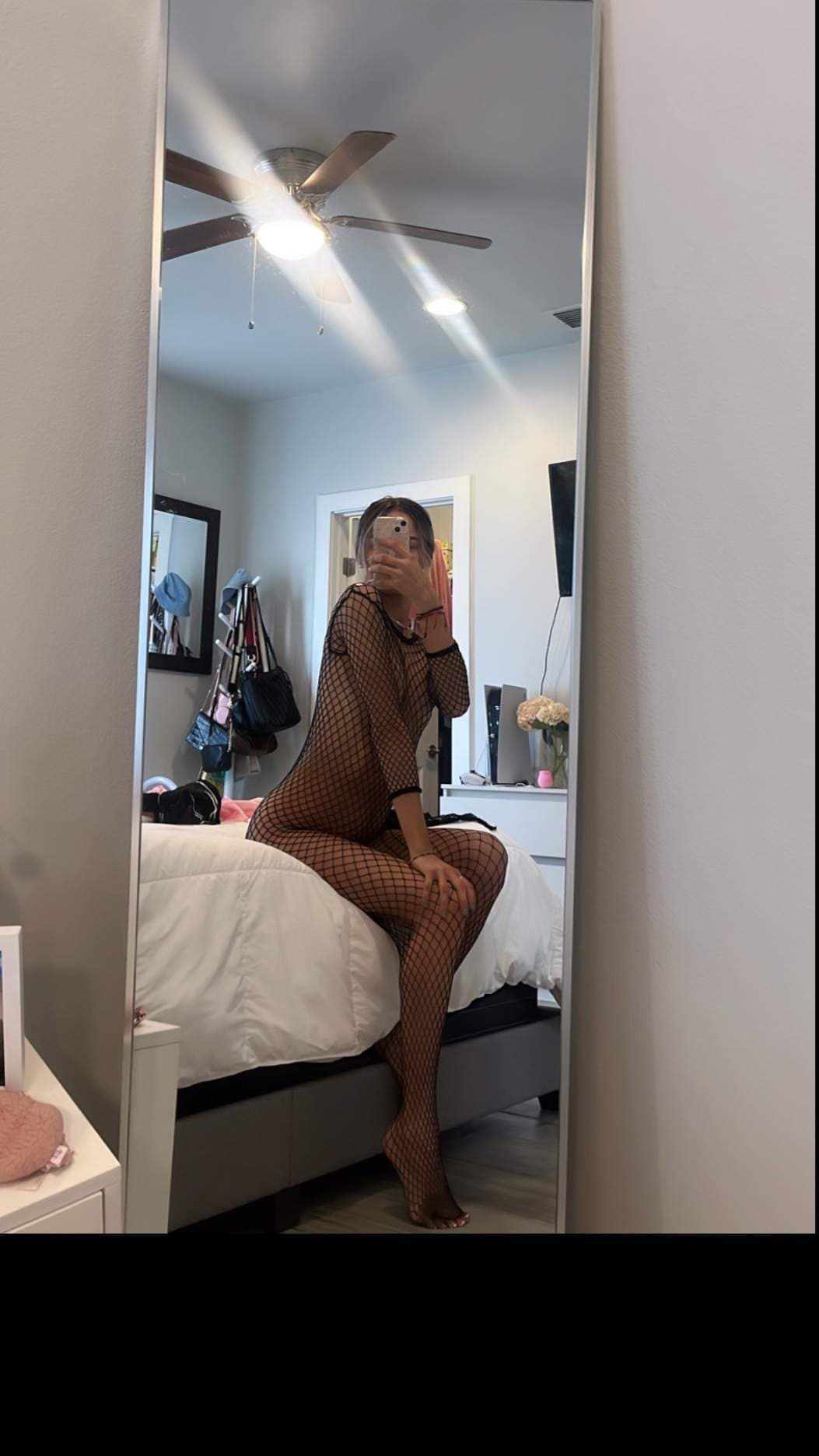 <3
