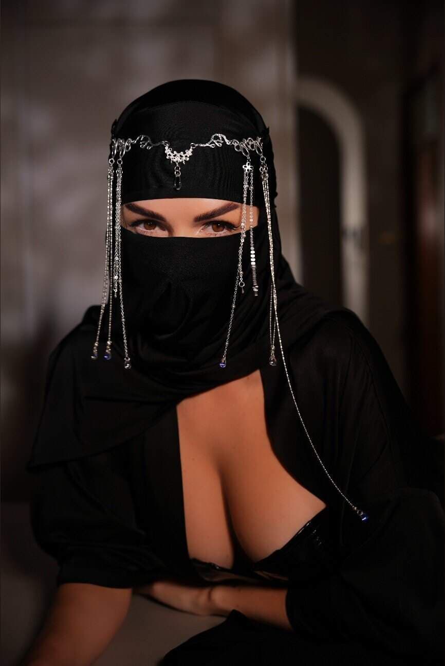 GALA BLACK 🖤 𝗠𝗬𝗦𝗧𝗘𝗥𝗬 𝗣𝗔𝗚𝗘☪︎