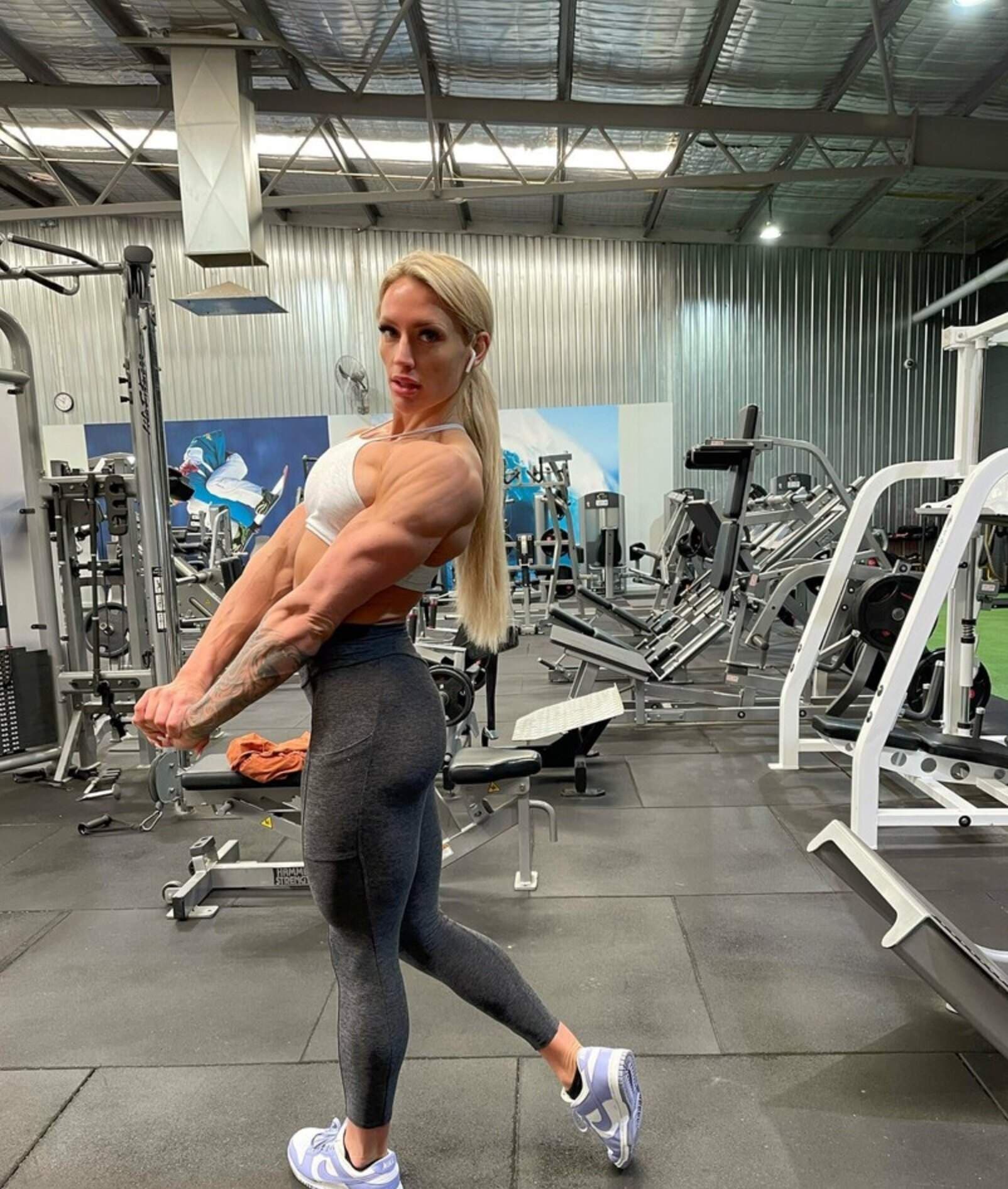 xxgabbyfit (Muscle Barbie)