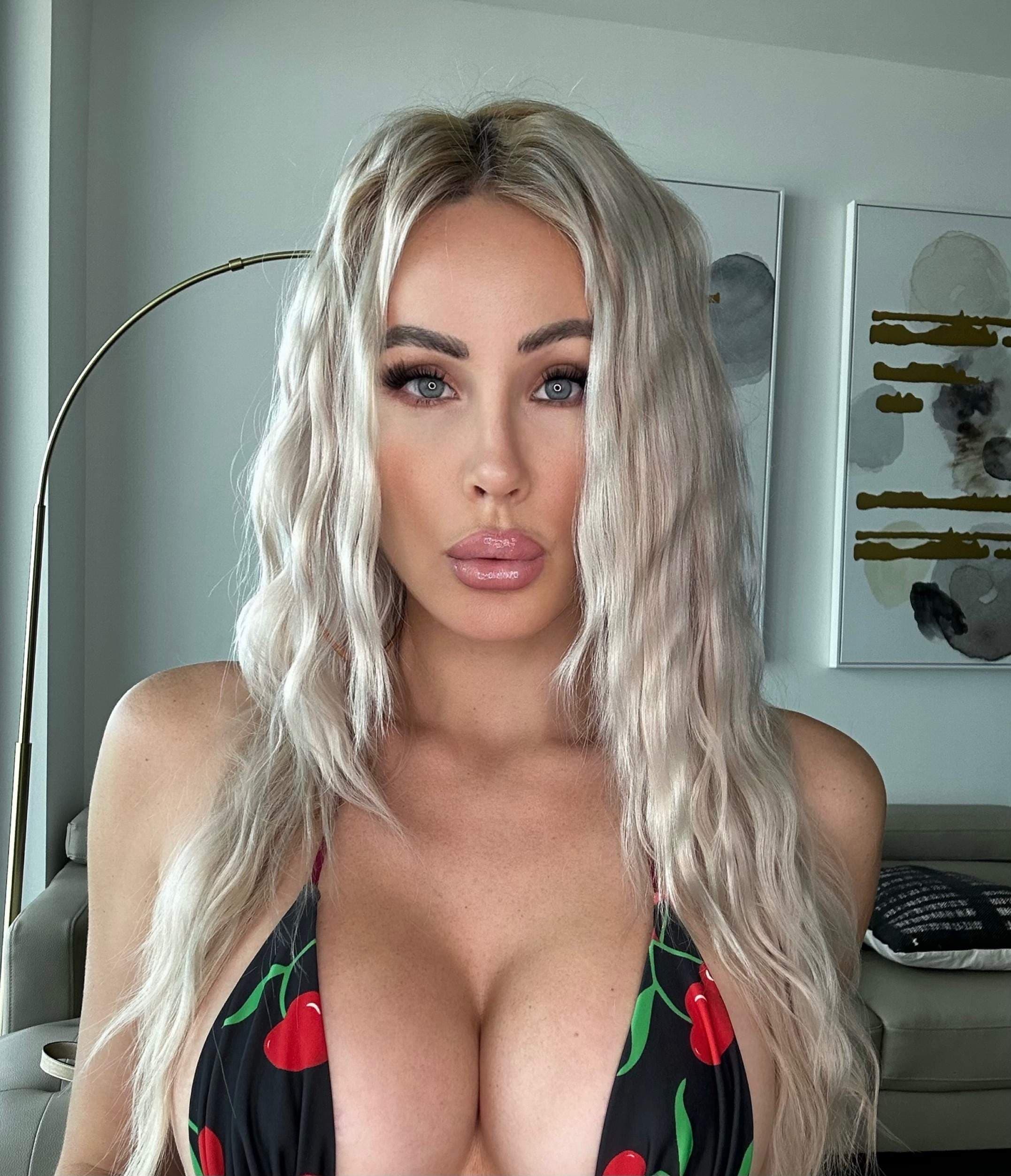 Roxyy Foxx