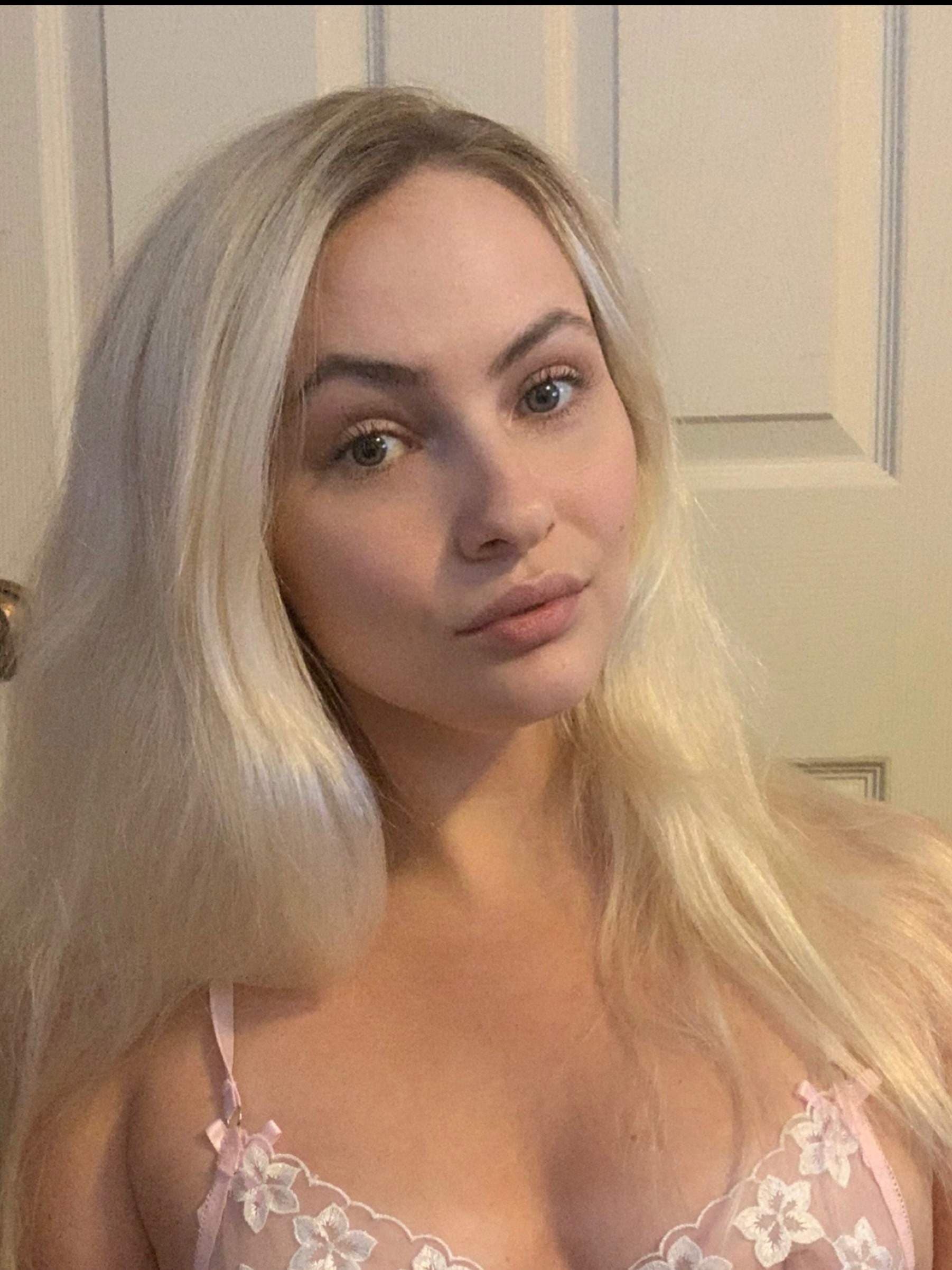 Holly 🦢