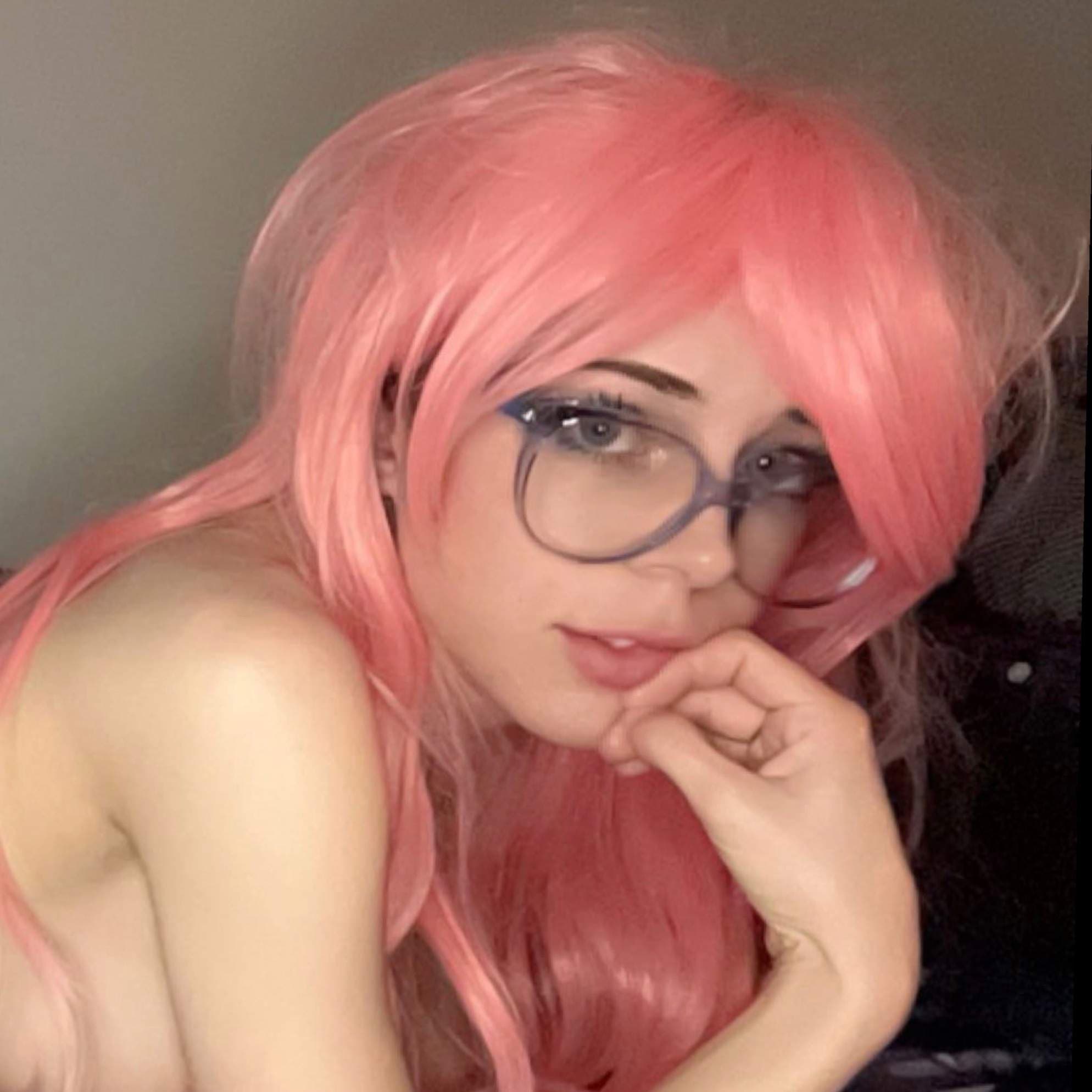 ᥨ𝝐𝛘 ˚ʚ♡ɞ˚