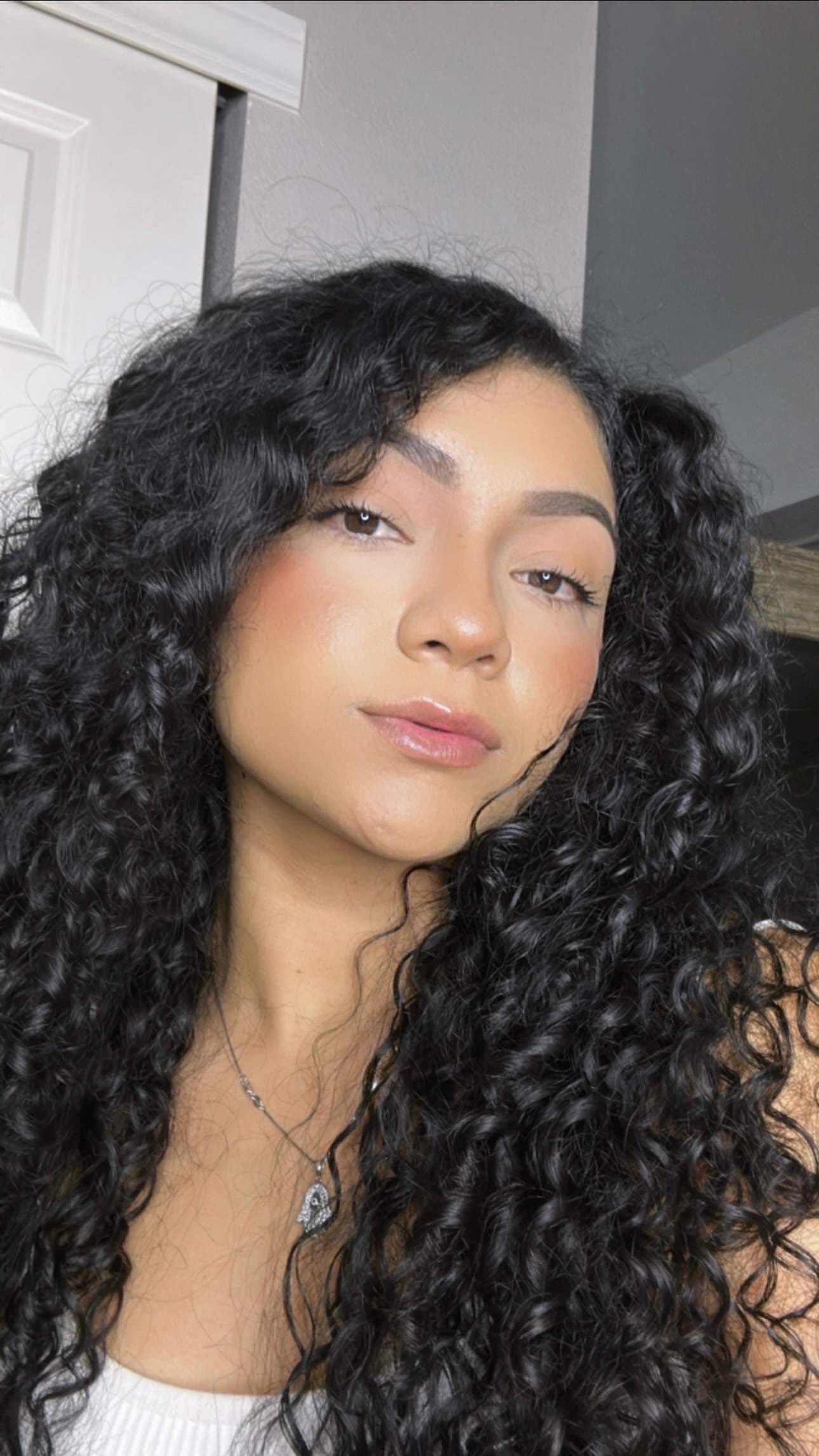 Curly.alondra