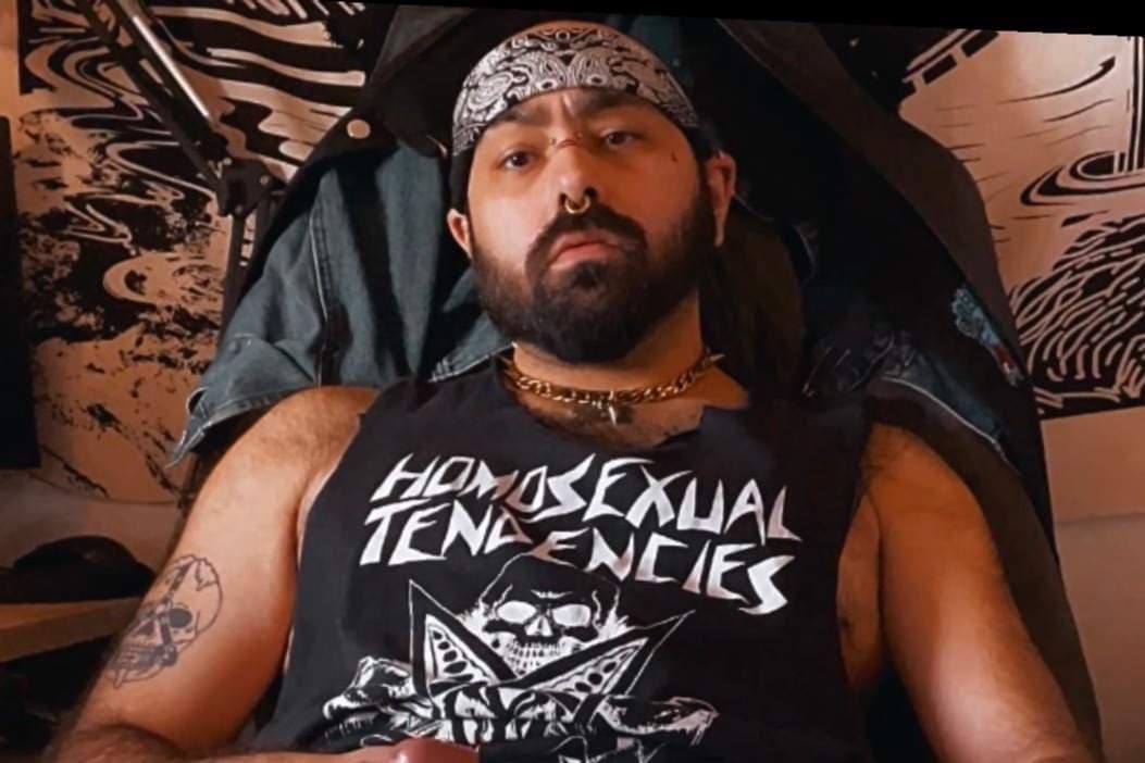 Major Riot (@HairyGaymer)