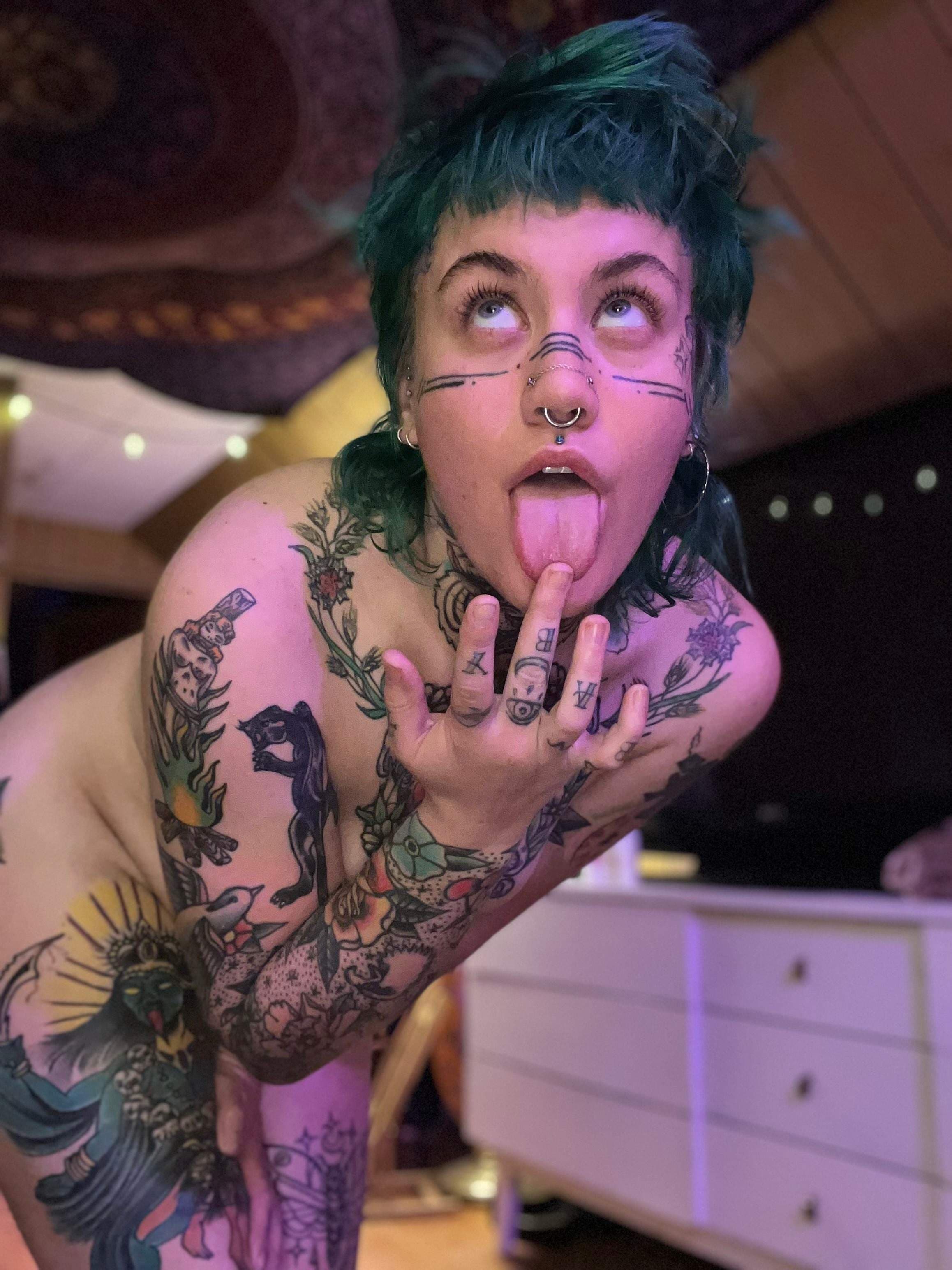 Mo