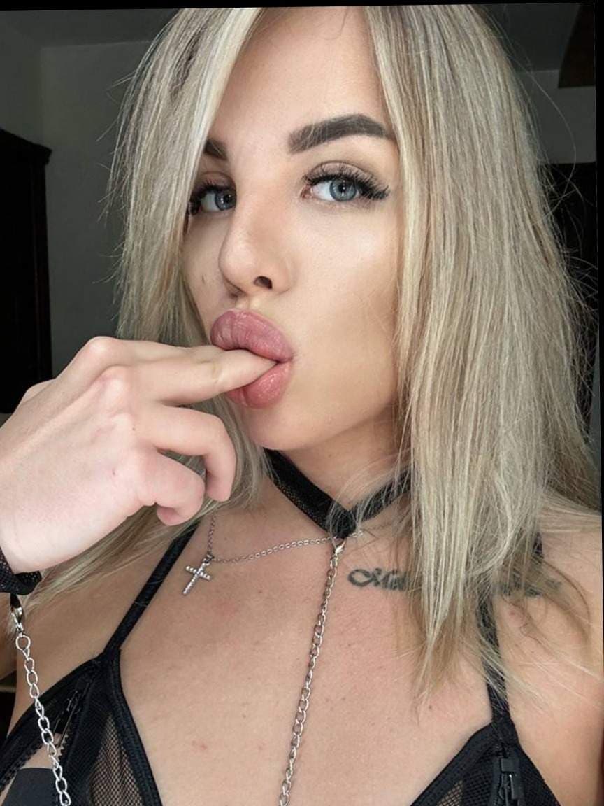 Wet💦Wishes Lana🍓